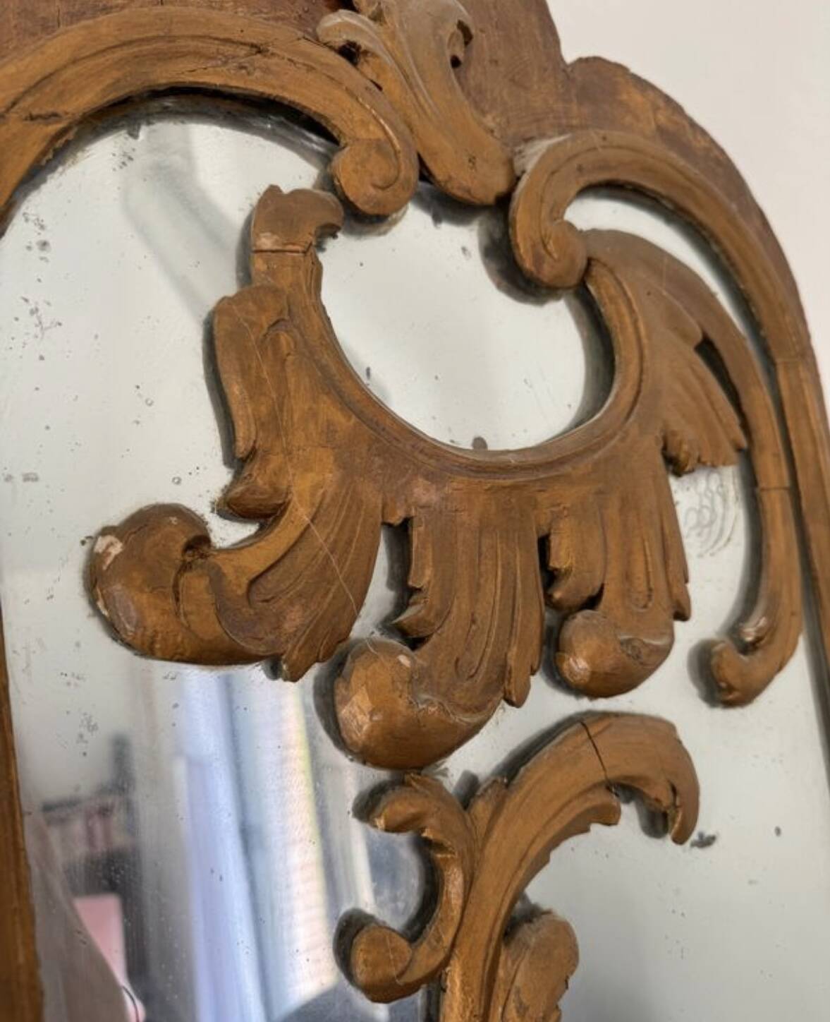 Miroir sculpté