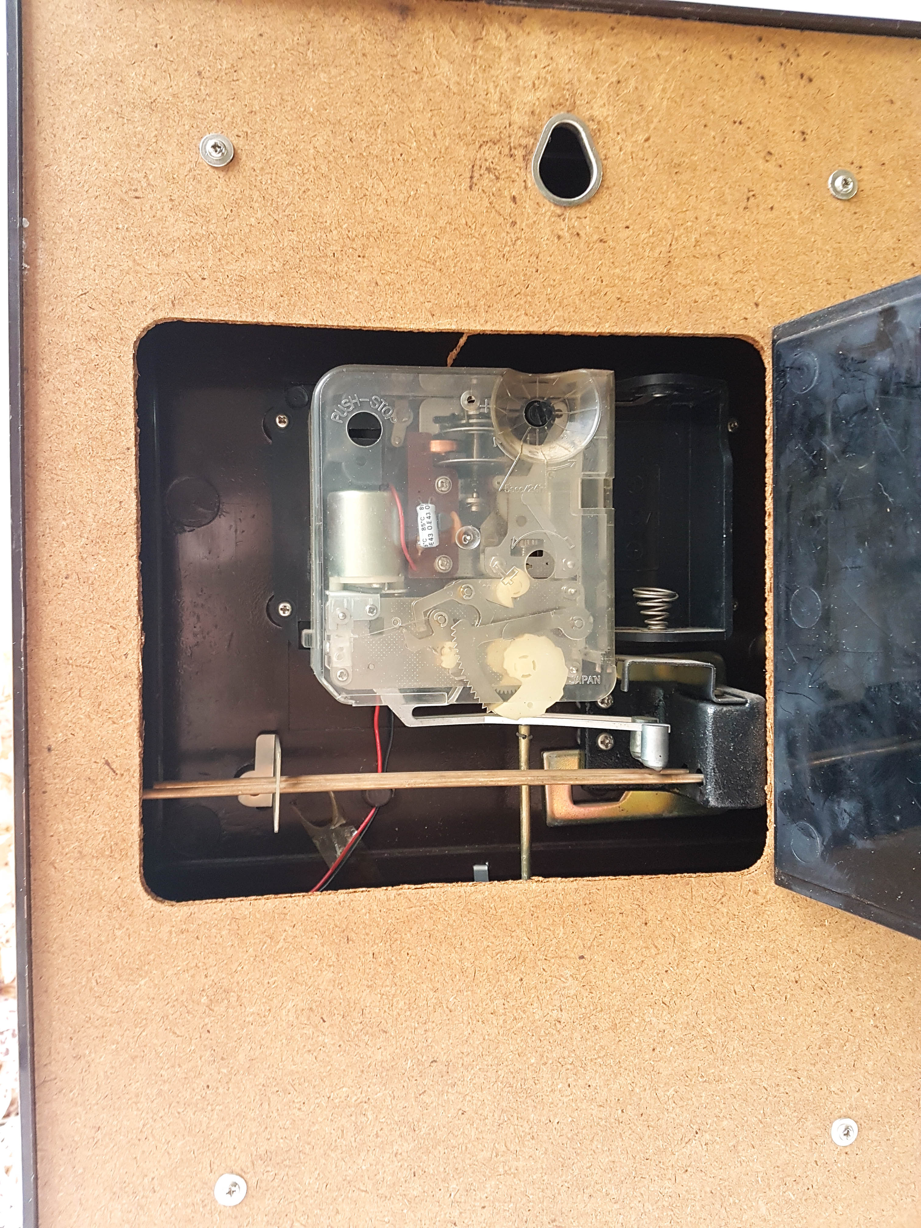 Transistor vedette vintage pendule vintage clock made in france 60s calendar curiosities de