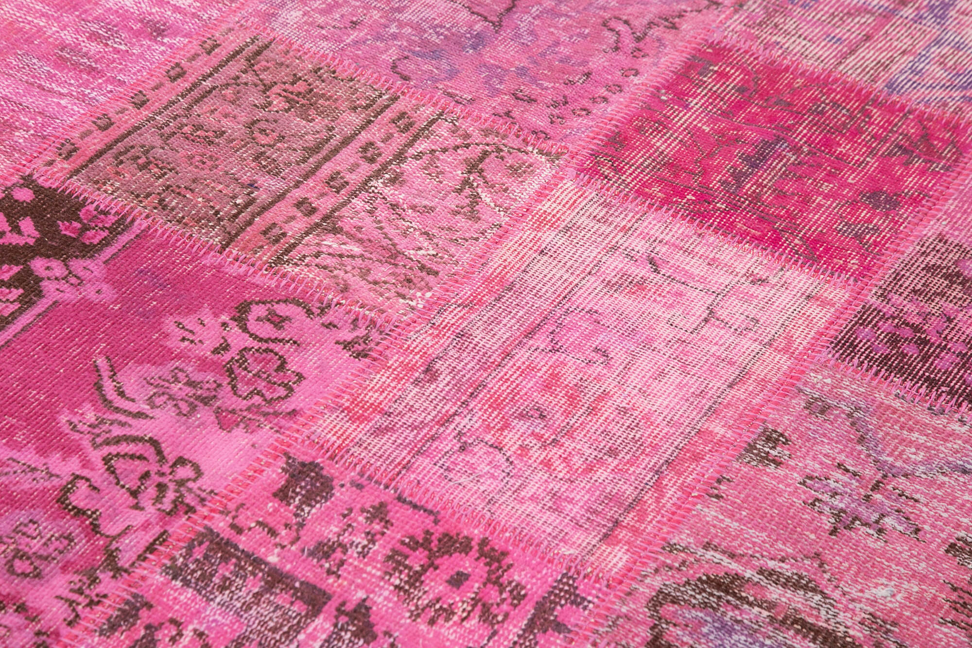 Handmade turkish overdyed 170 cm x 241 cm pink patchwork carpet