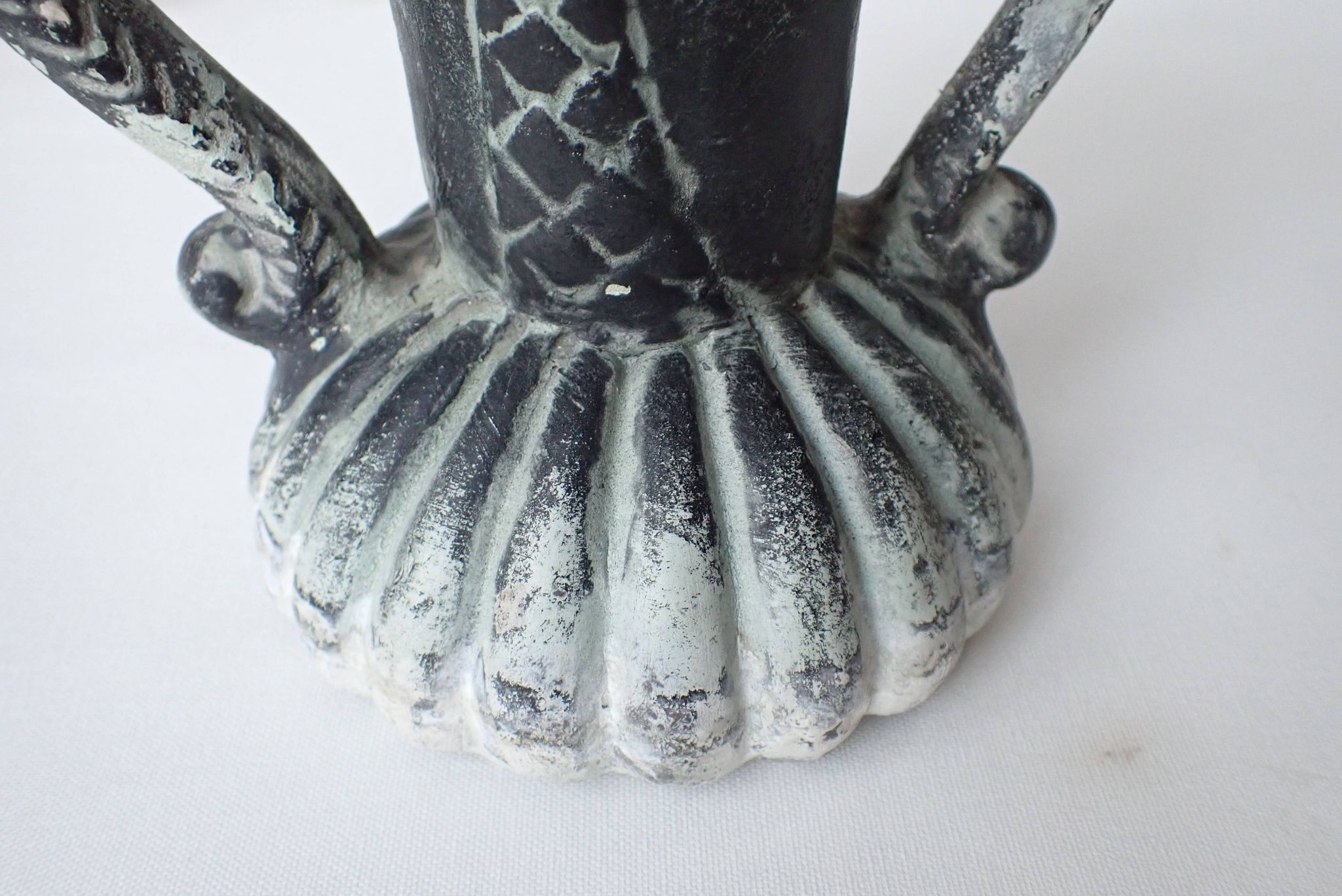 Vase balustre décoré de palmiers style années 1950
