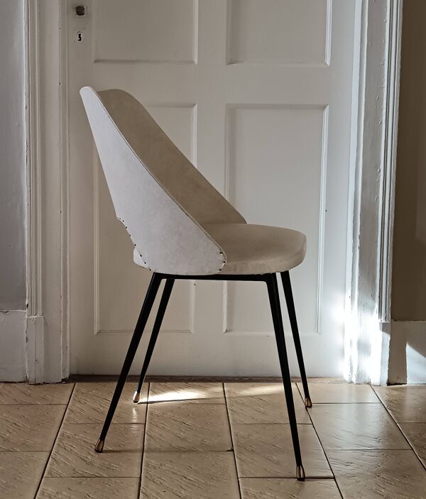Chaise tonneau vintage 1950
