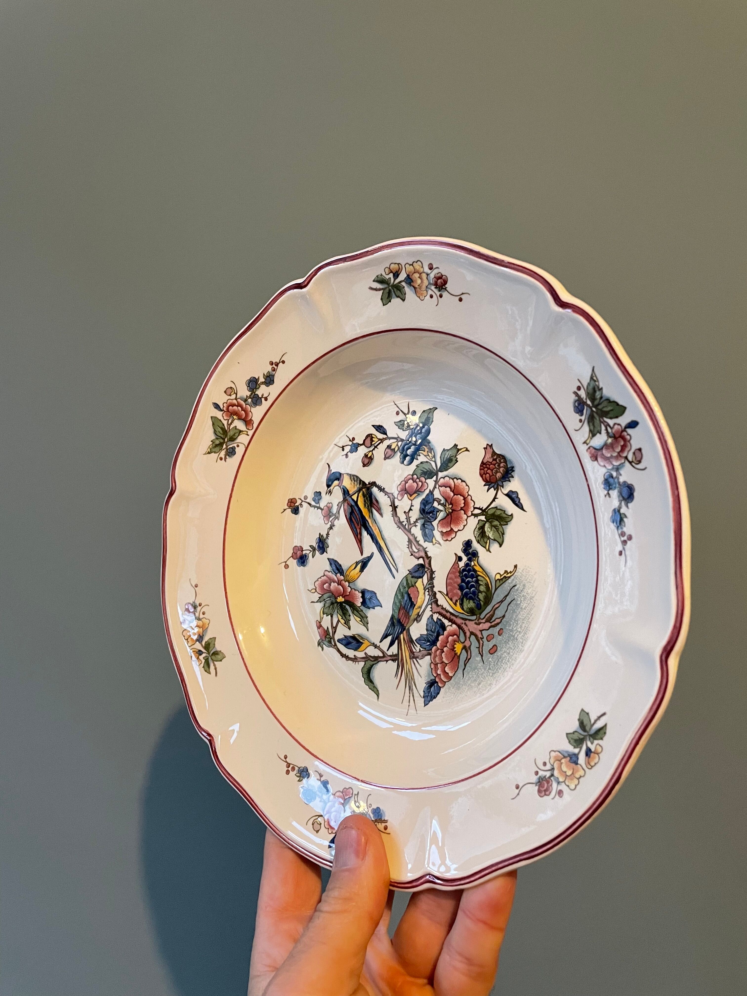 Set of 12 Villeroy and Boch hollow plates, model "Phoenix"