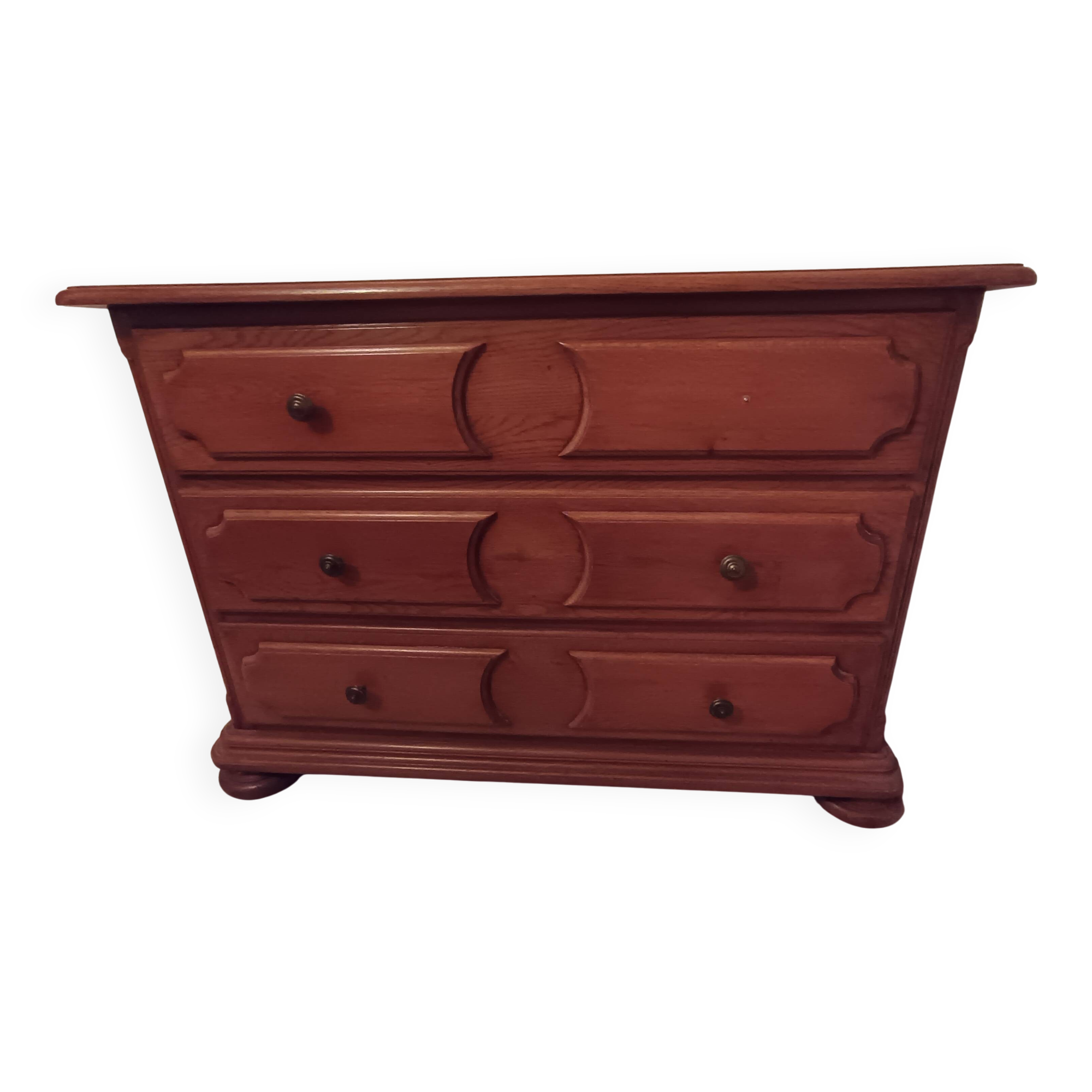Wooden chest of drawers