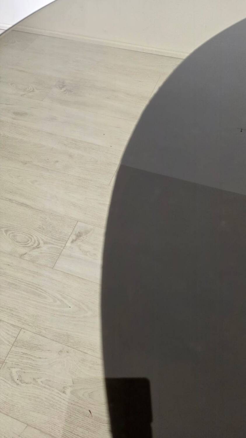 Round tulip table in smoked glass 1970