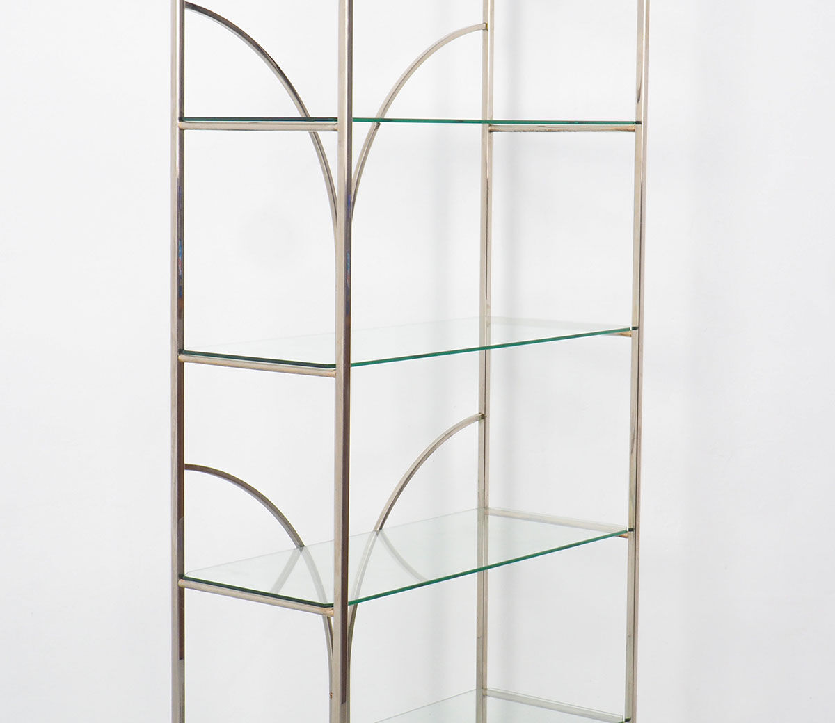 Hollywood regency style brass and glass showcase, 1970's