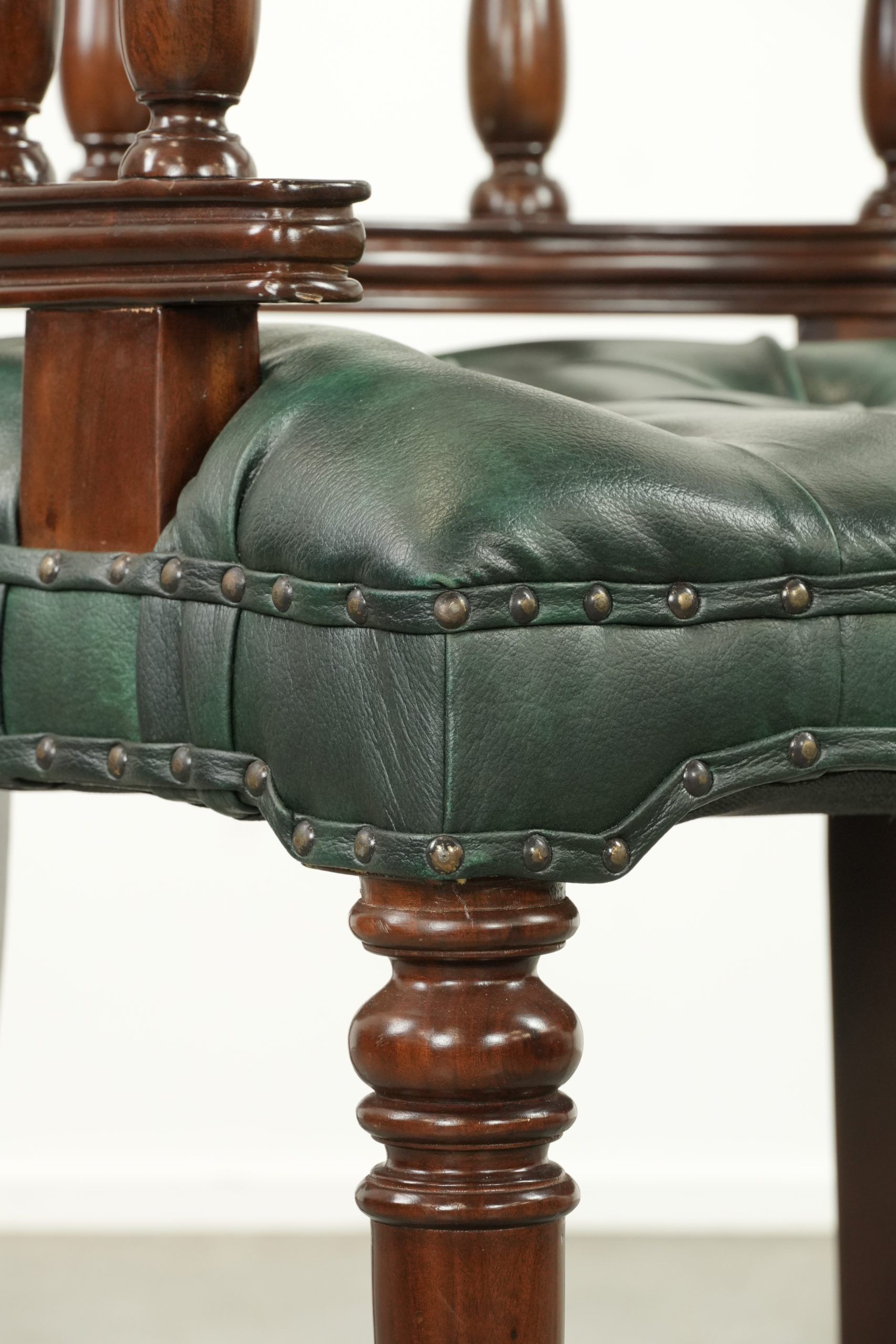Classic green marbled cow leather Chesterfield office chair / side chair