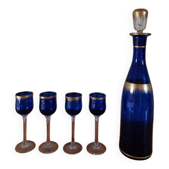 Carafe and 4 liqueur glasses