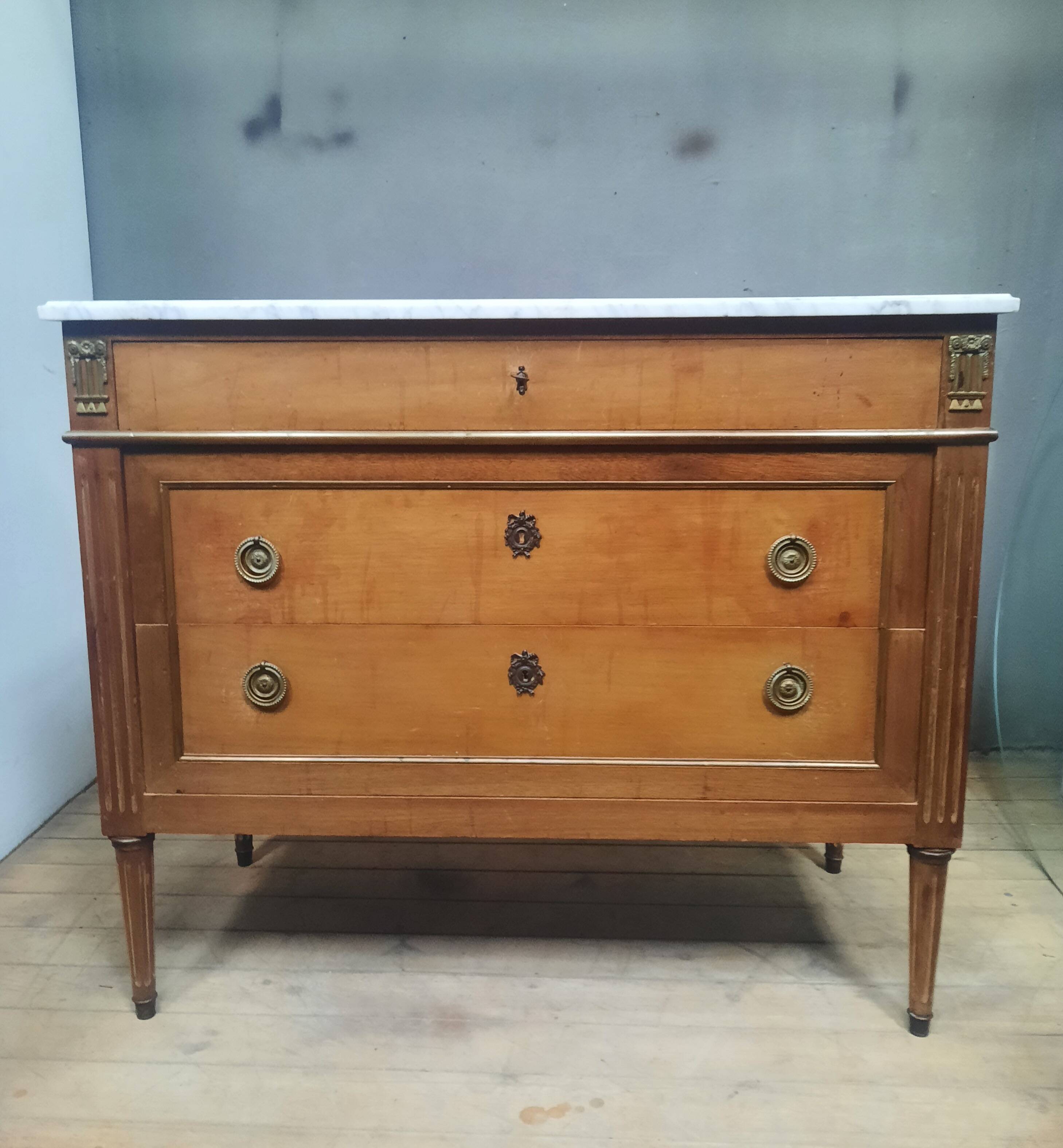 Louis XVI style chest of drawers with 2 drawers