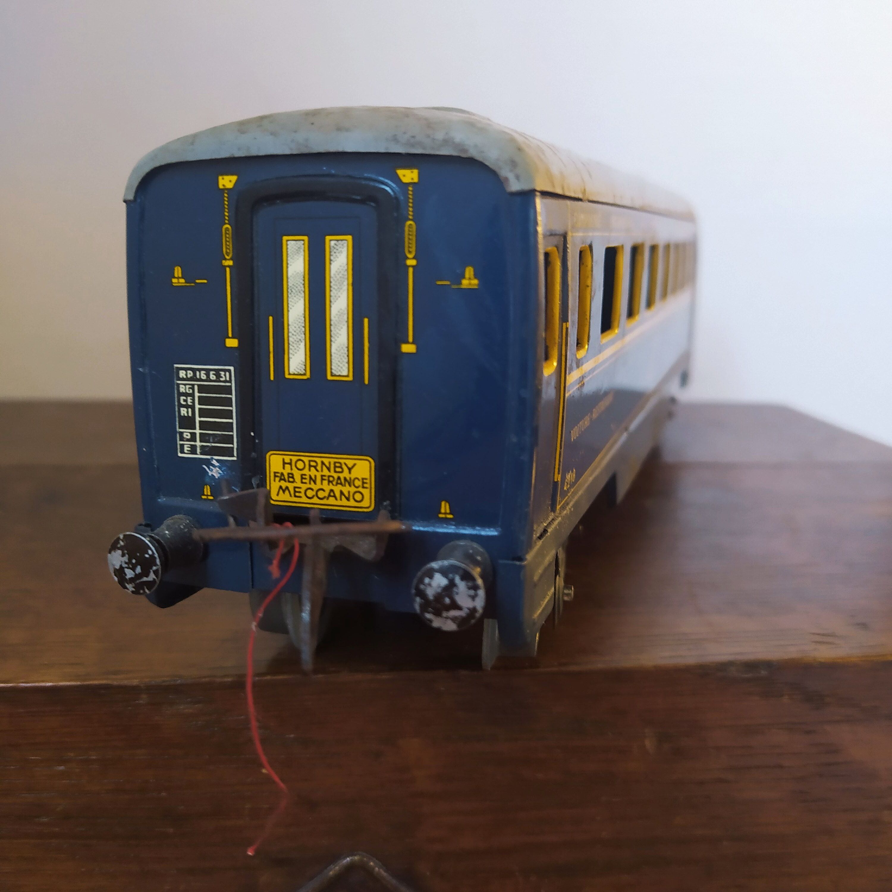 car car restaurant Hornby Meccano