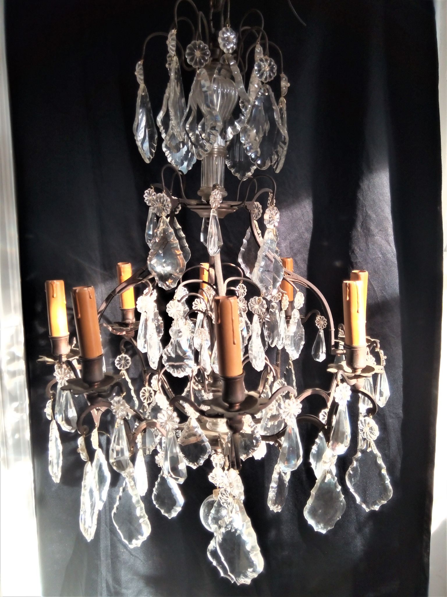 Old chandelier with tassels, bronze and crystal, 8 lights. Louis XV style.