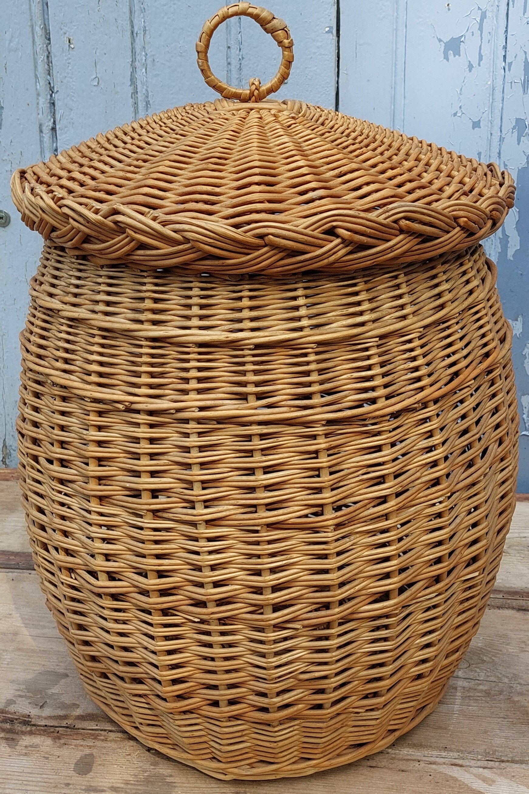 Wicker basket