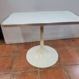 Tulip foot end table from the 70s