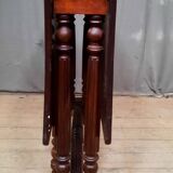 Drop-leaf table called get leg