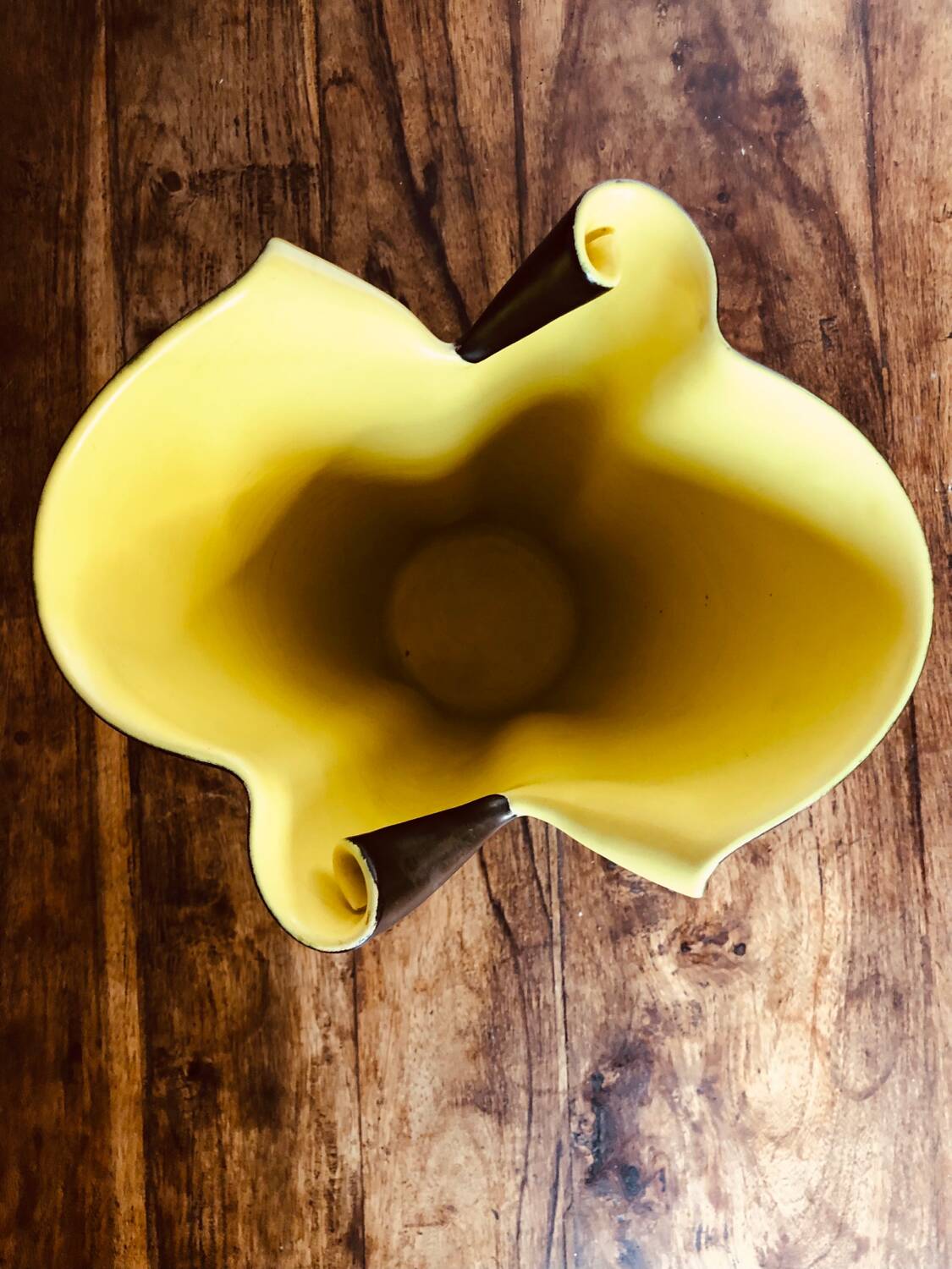 Large Vase Signed Elchinger. Black and yellow in free form. 1950s