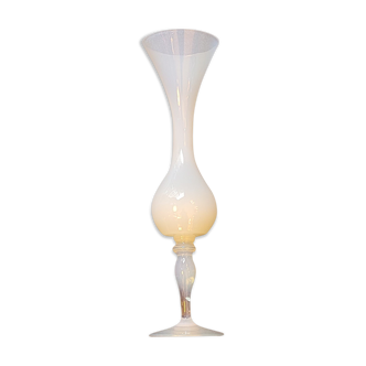 White opaline soliflore
