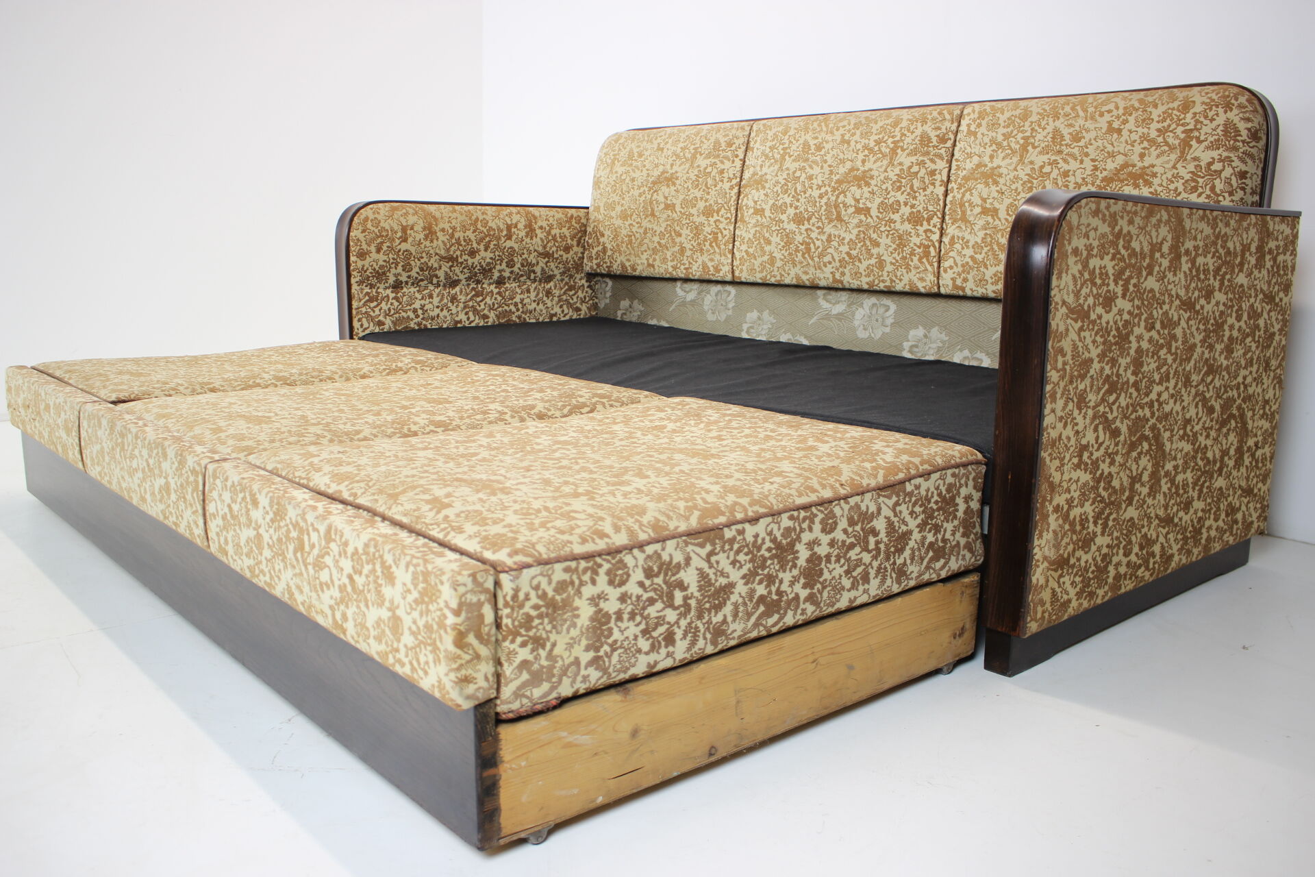 Art deco three-seater sofa designed by Jindřich Halabala, 1930's.