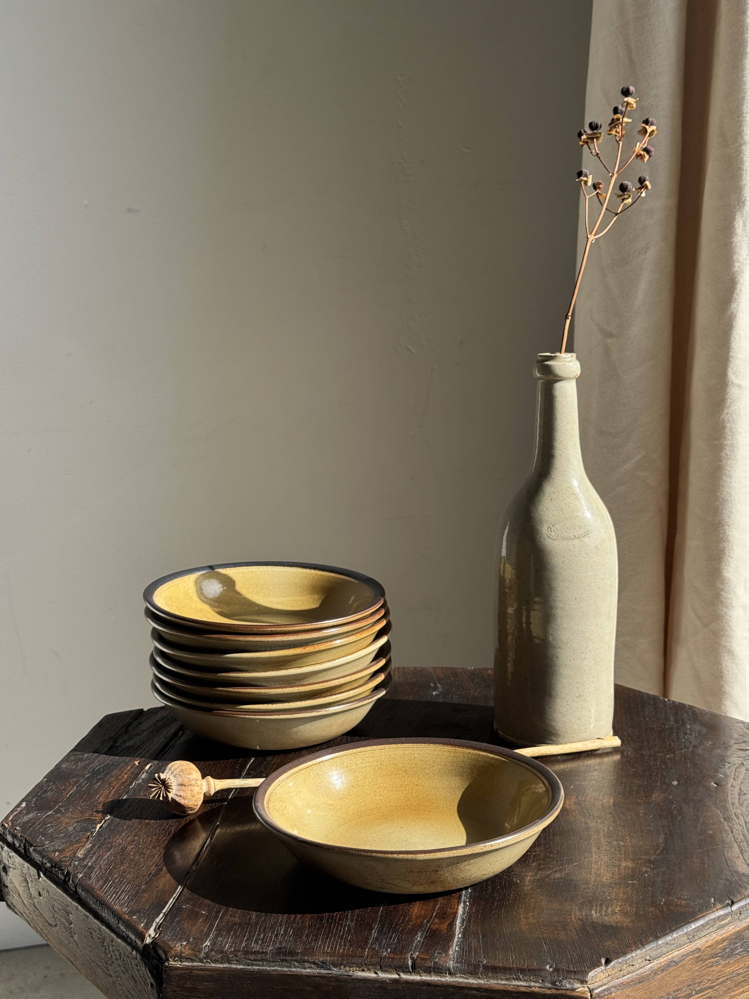 Set of 8 brown-rimmed stoneware deep plates Atelier Saint Simon D19.5