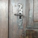Encoignure 4 portes galbée ,un tiroir en partie du 19 e siecle