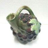 Grape pitcher in dabbling