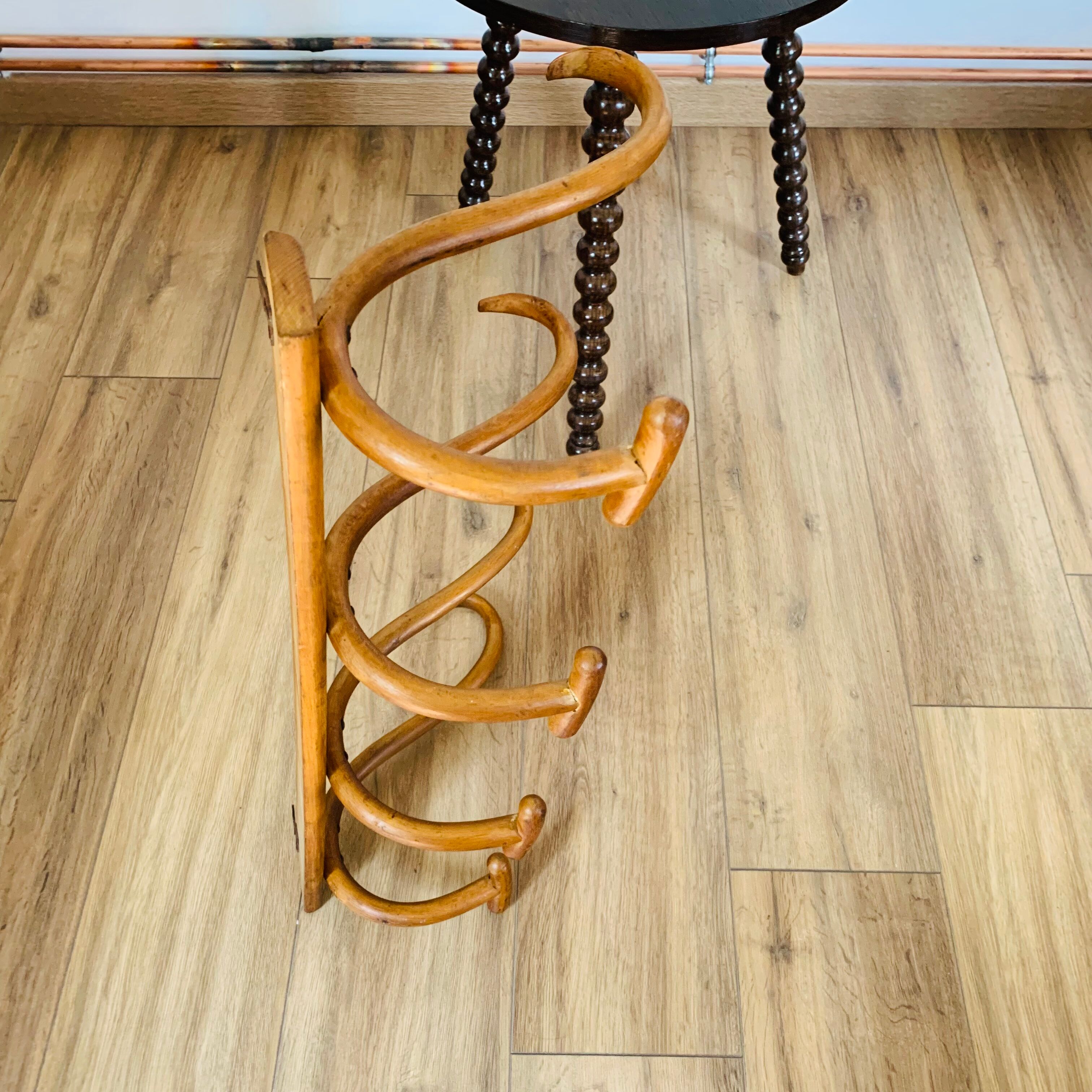 Wall-mounted coat rack 4 hooks