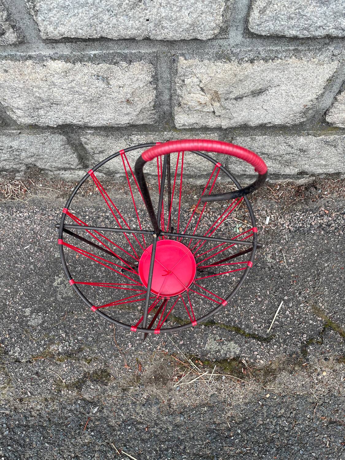 Scoubidou umbrella stand