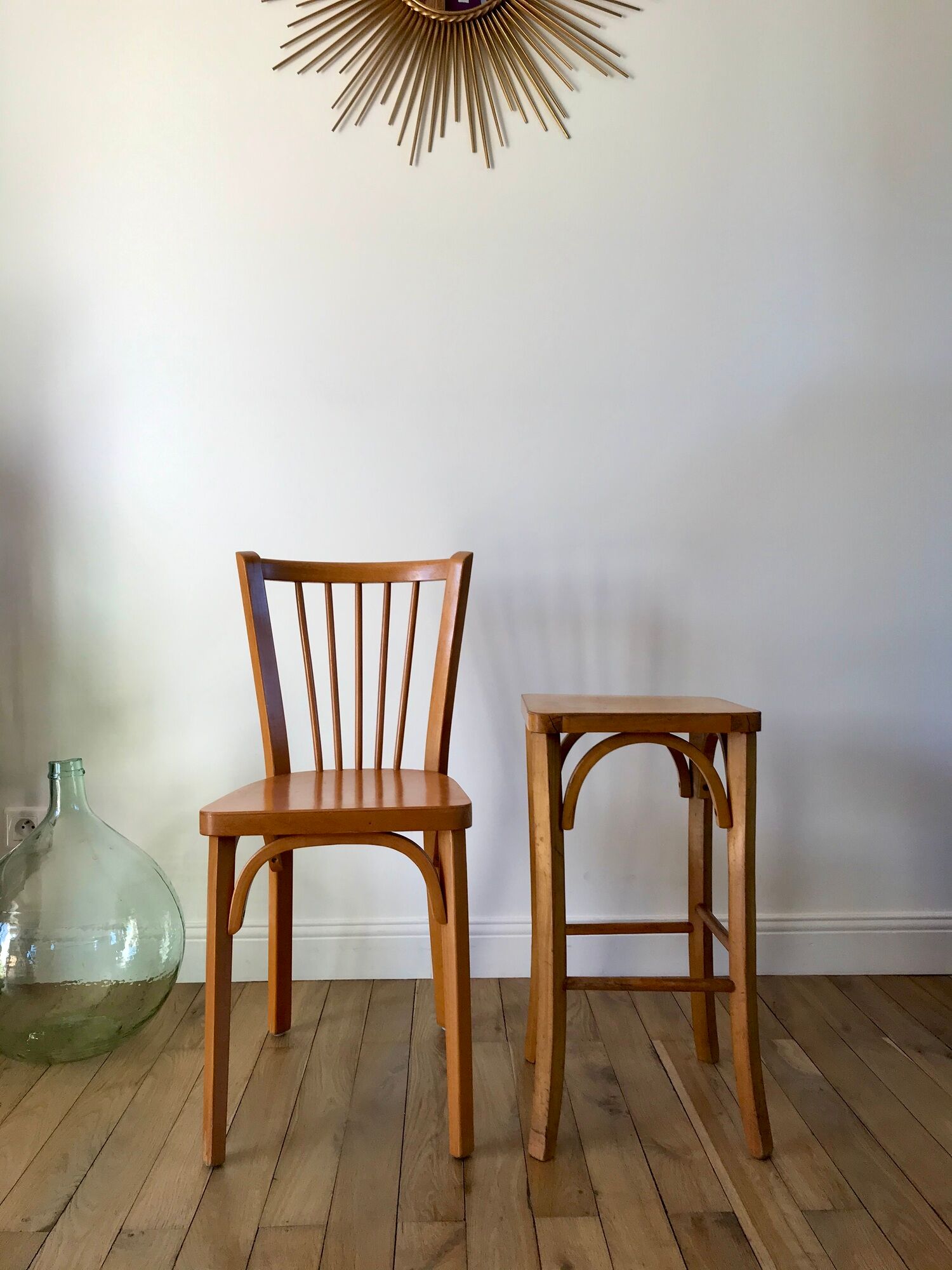 Chaise bistrot Baumann en bois de hêtre clair N°12 années 50