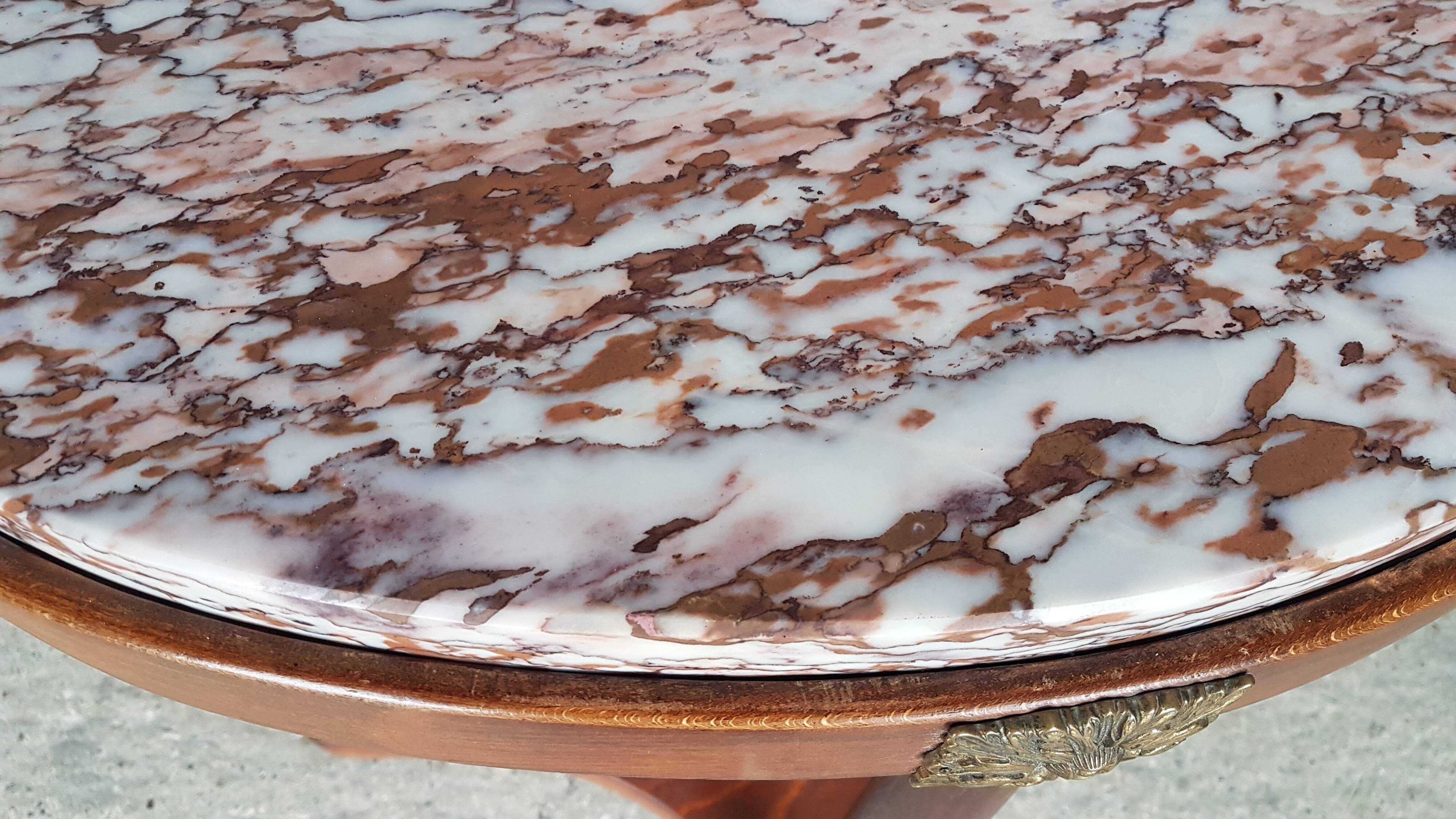 Geridon Jacob - Josef Kohn on pink marble