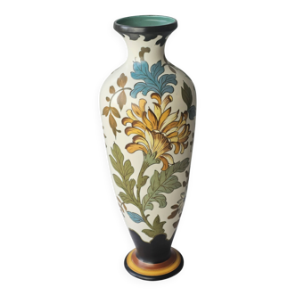 Large multicoloured floral vase in Royal Gouda Porcelain, Zuid Holland.