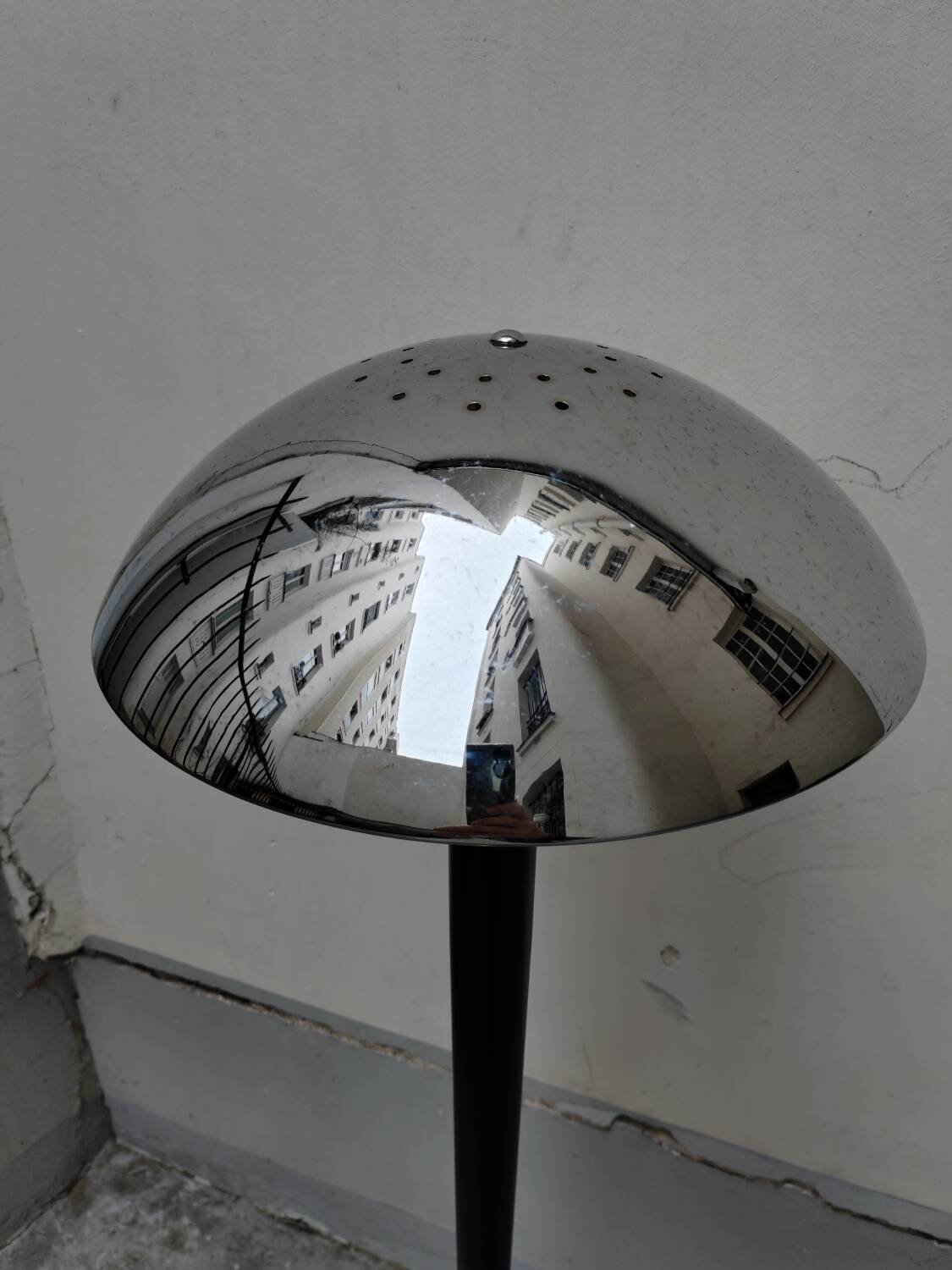 Metal mushroom floor lamp