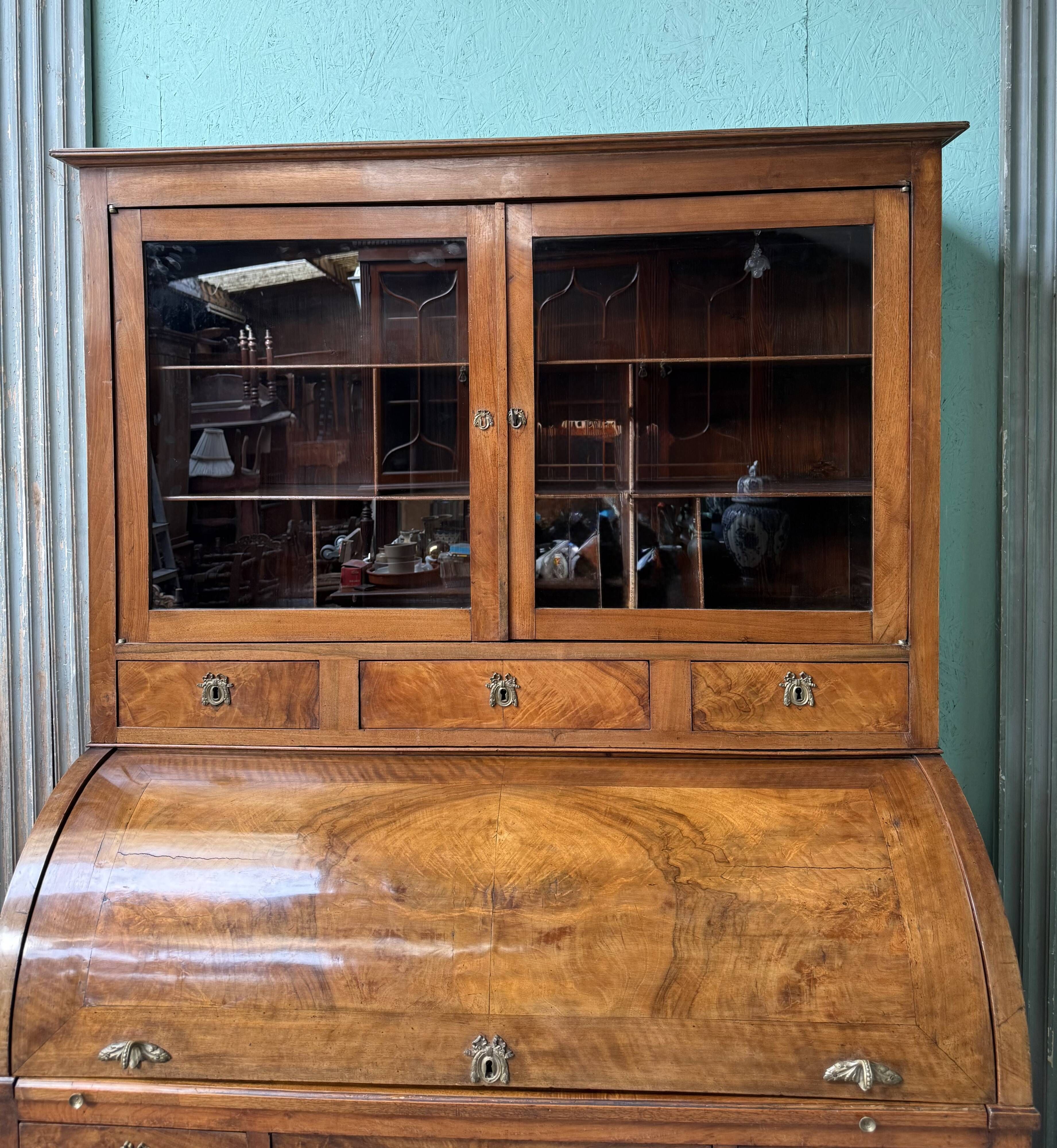 Cylinder desk in mahogany from the Directoire period.
