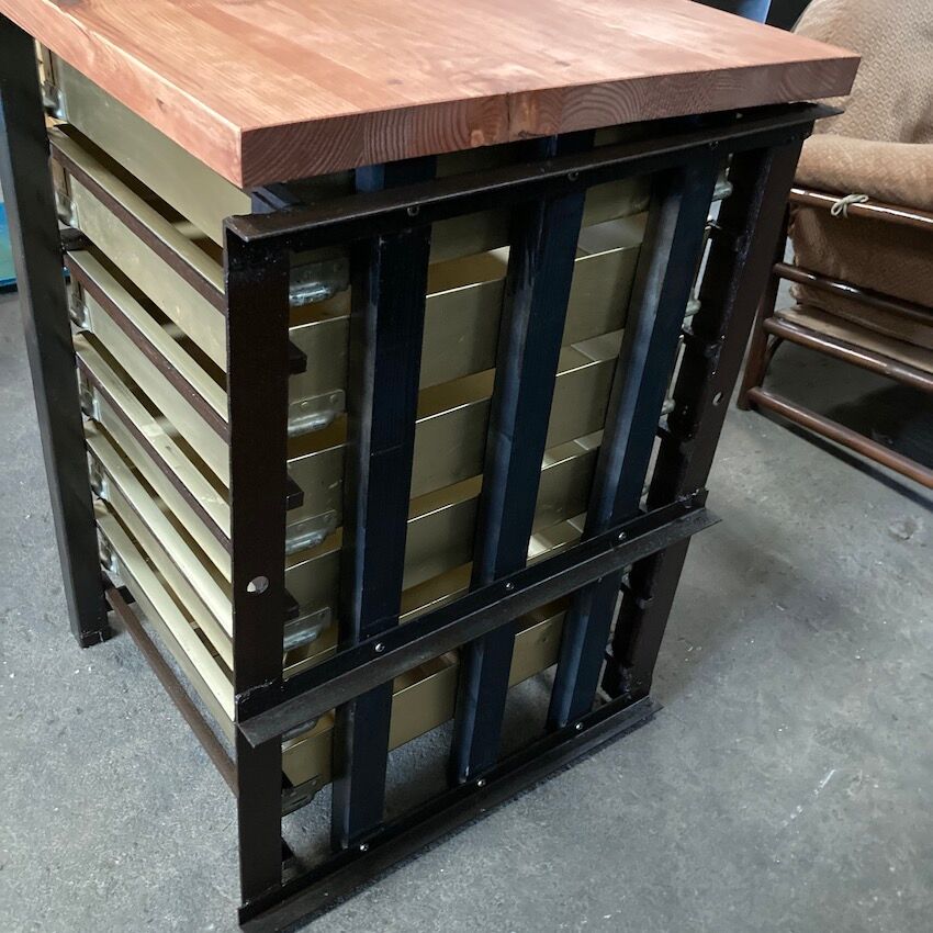 Furniture / custom kitchen log