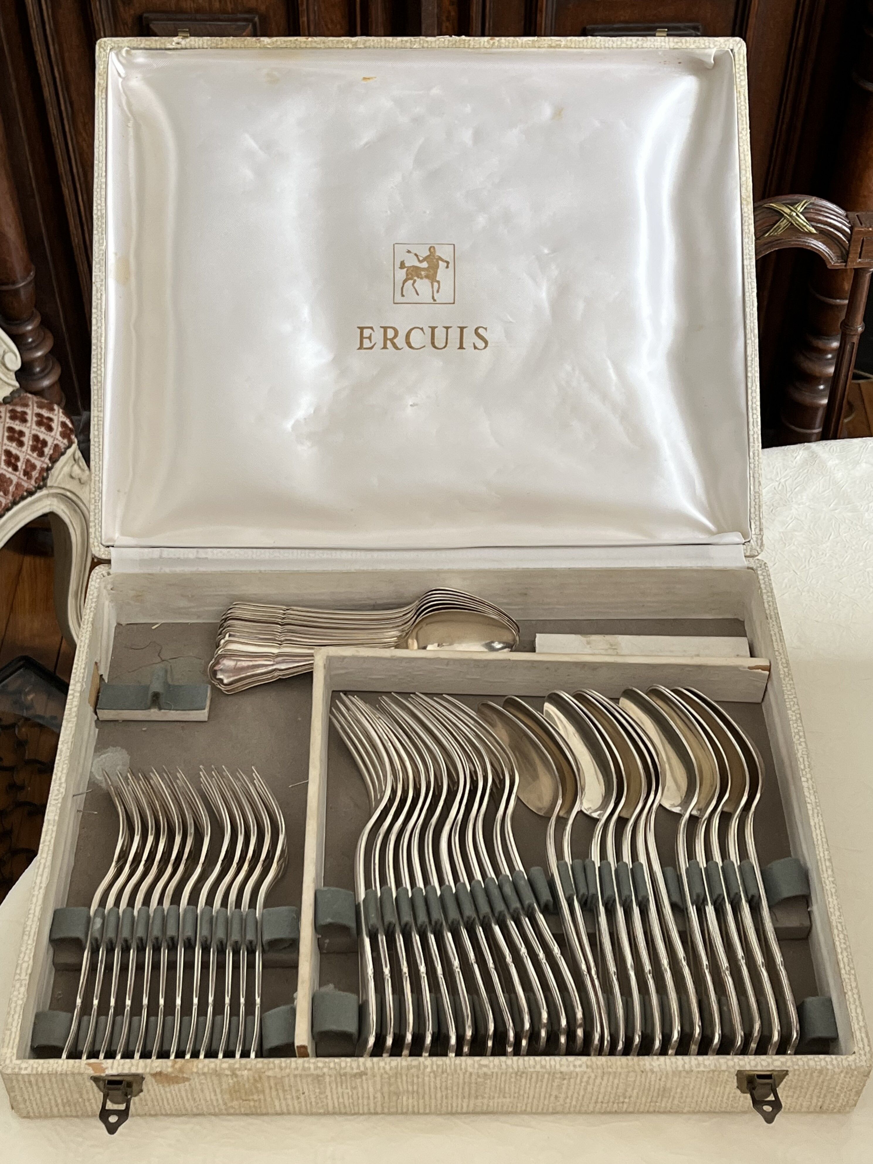 Housewife Ercuis in silver metal