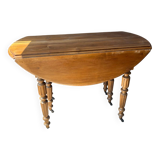 Antique round extendable table without extension