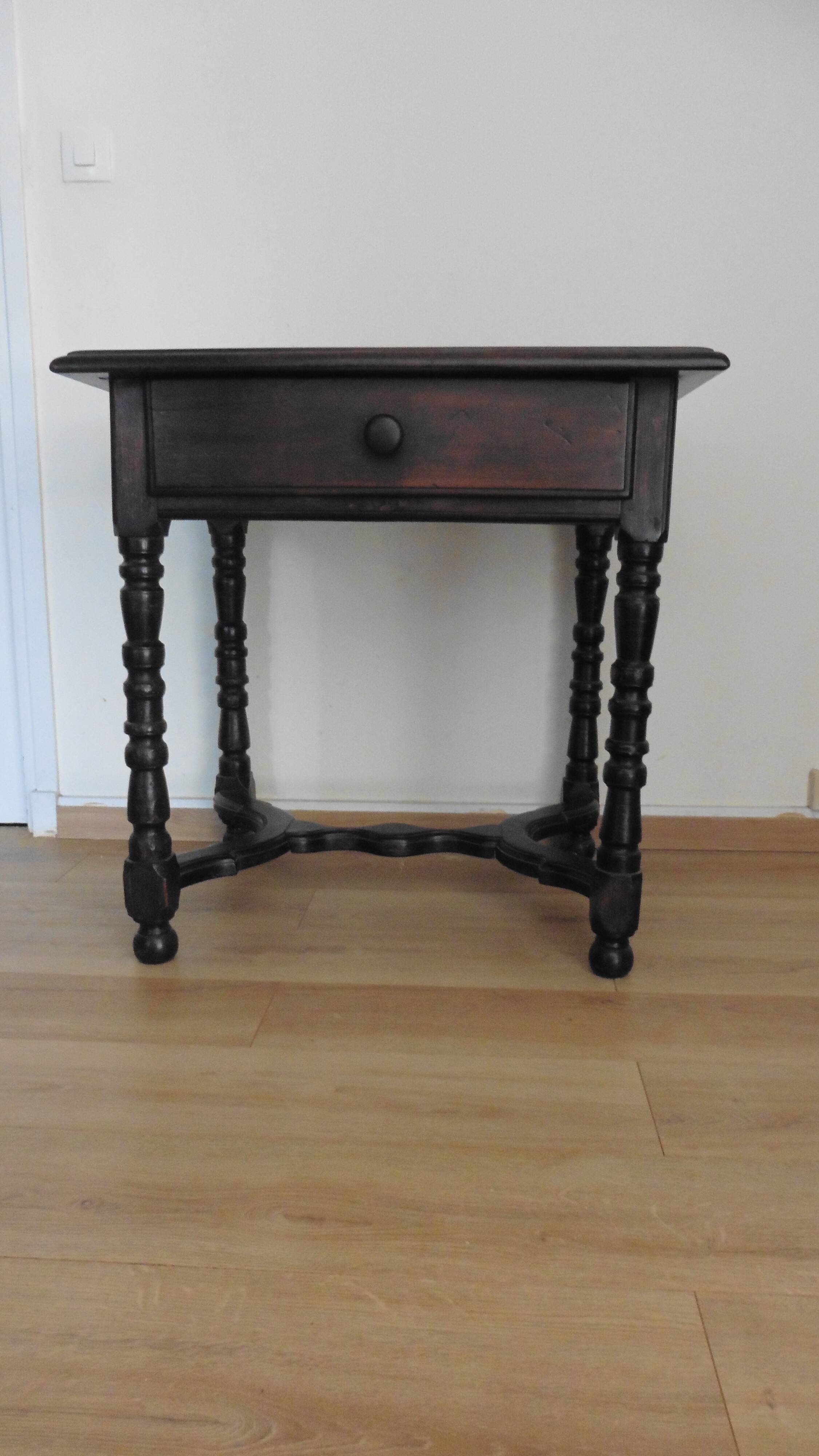 Small desk