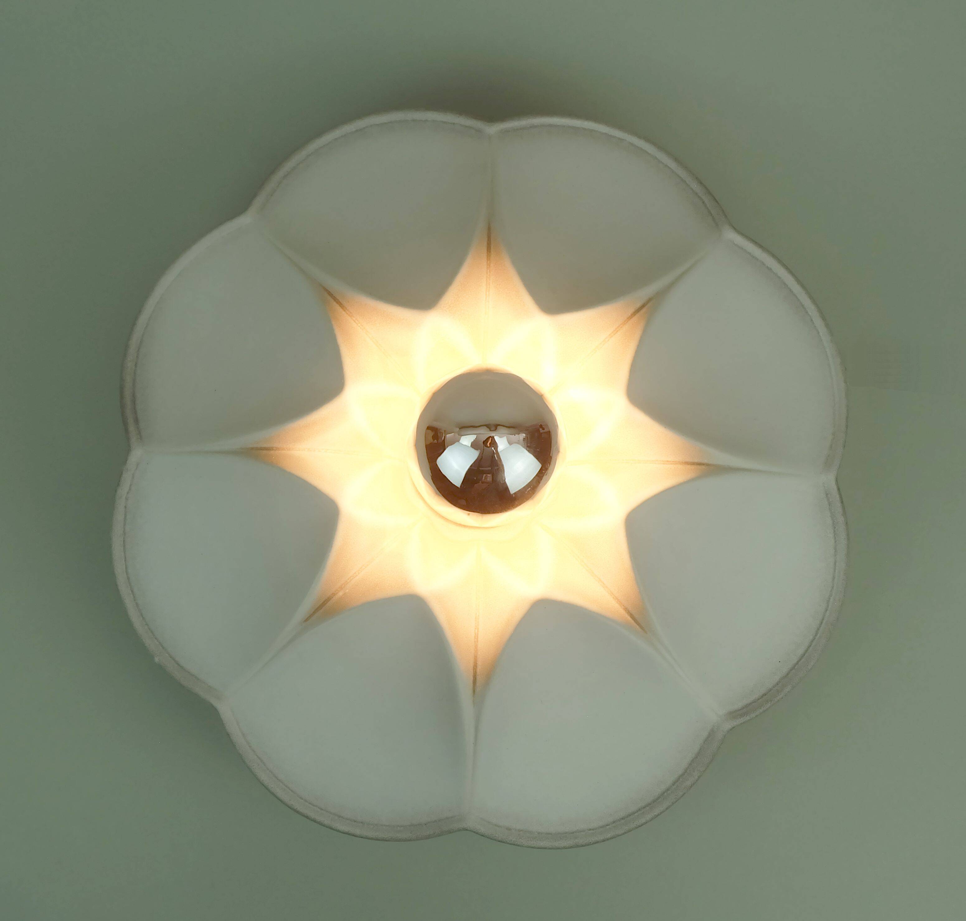 Vintage ceramic ceiling light or wall lamp flower shape white grey rose 80s