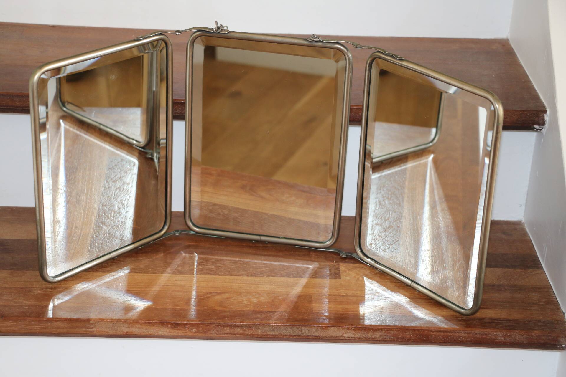 Bevelled triptych barber mirror (645*290mm)