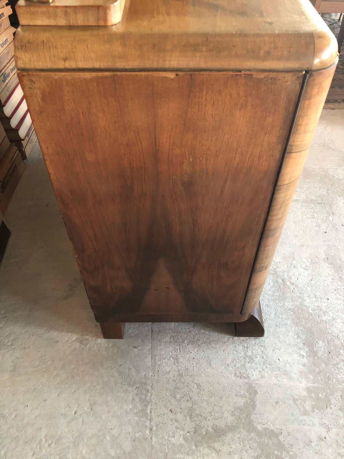 Art deco wooden chest of drawers from the 1940s