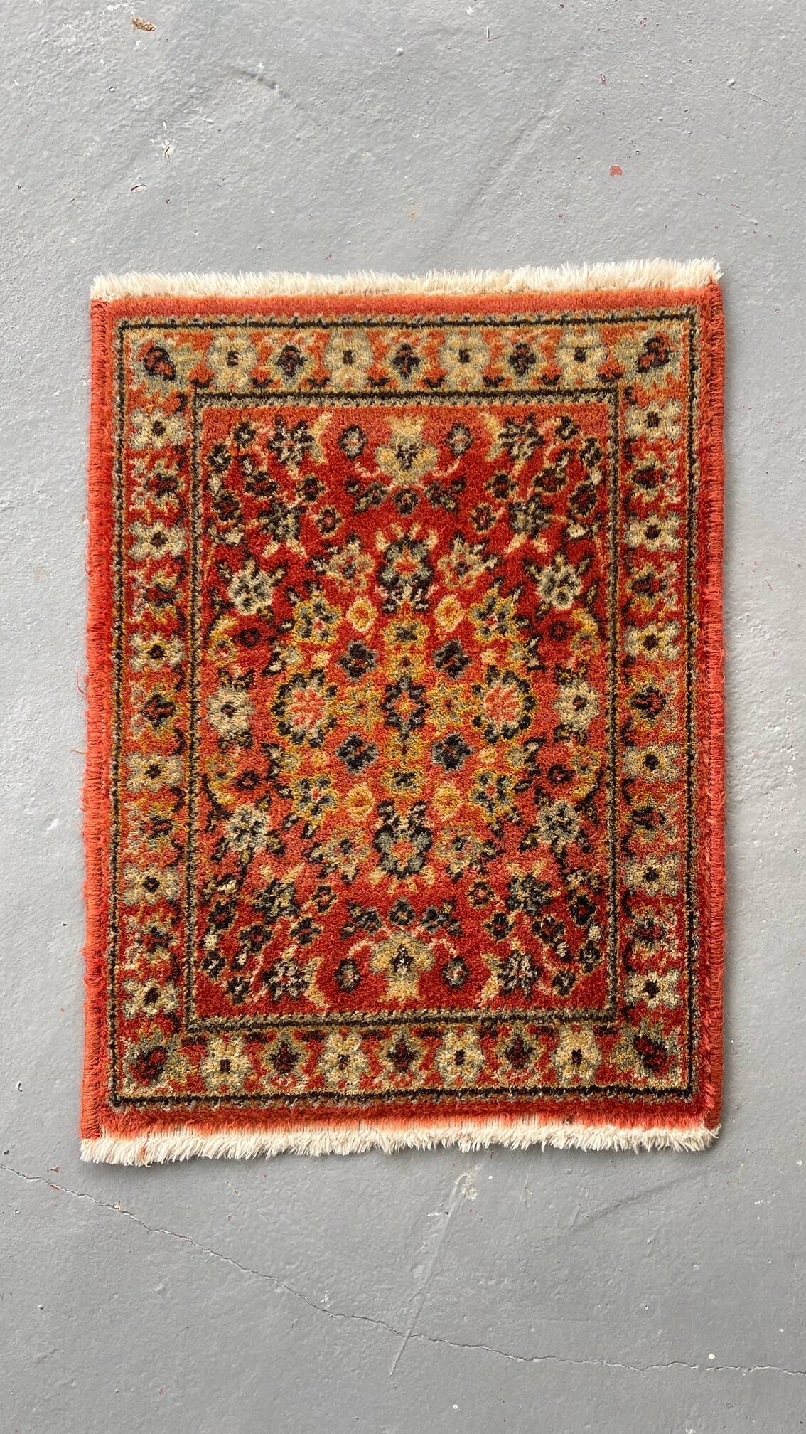VINTAGE RUG Made in Belgium
