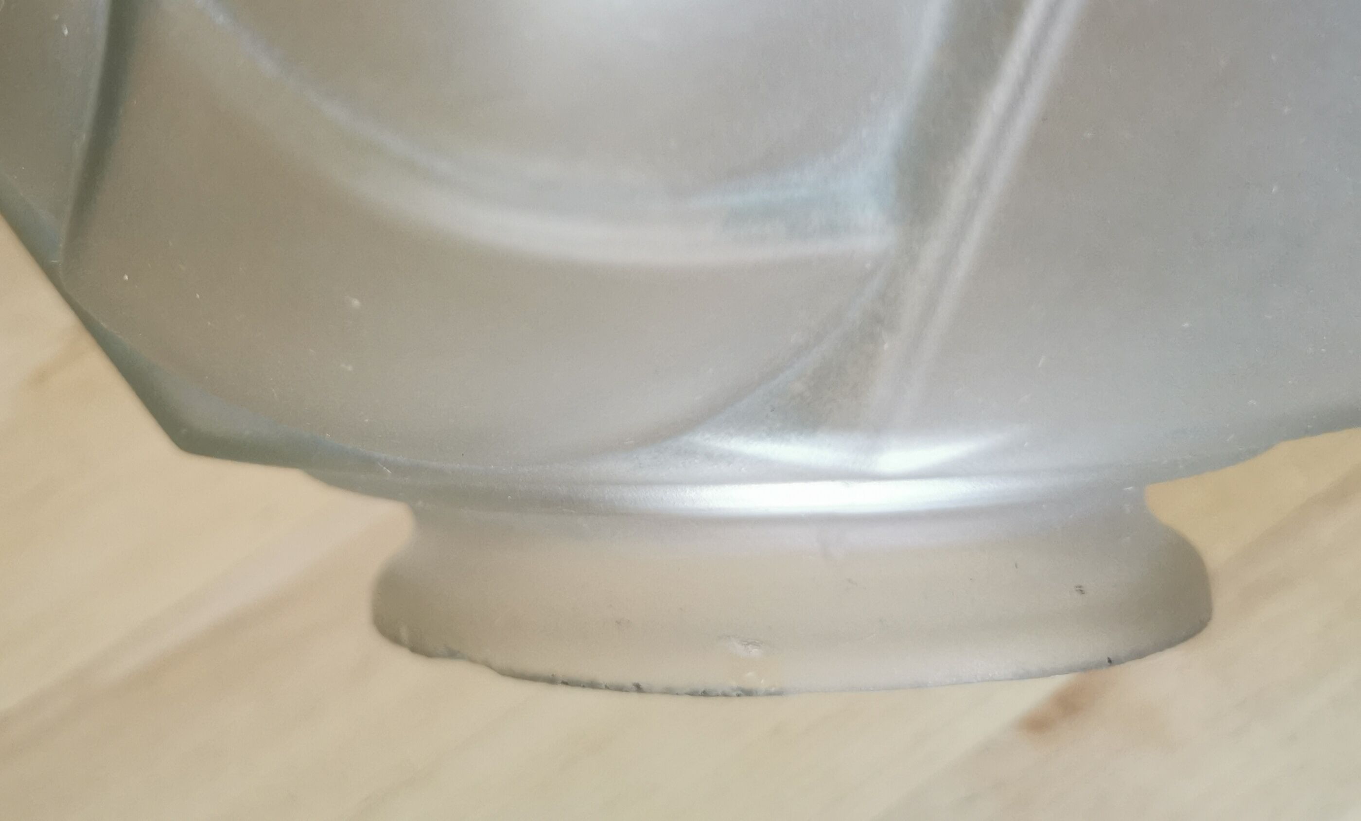 Art deco pressed glass pose lamp