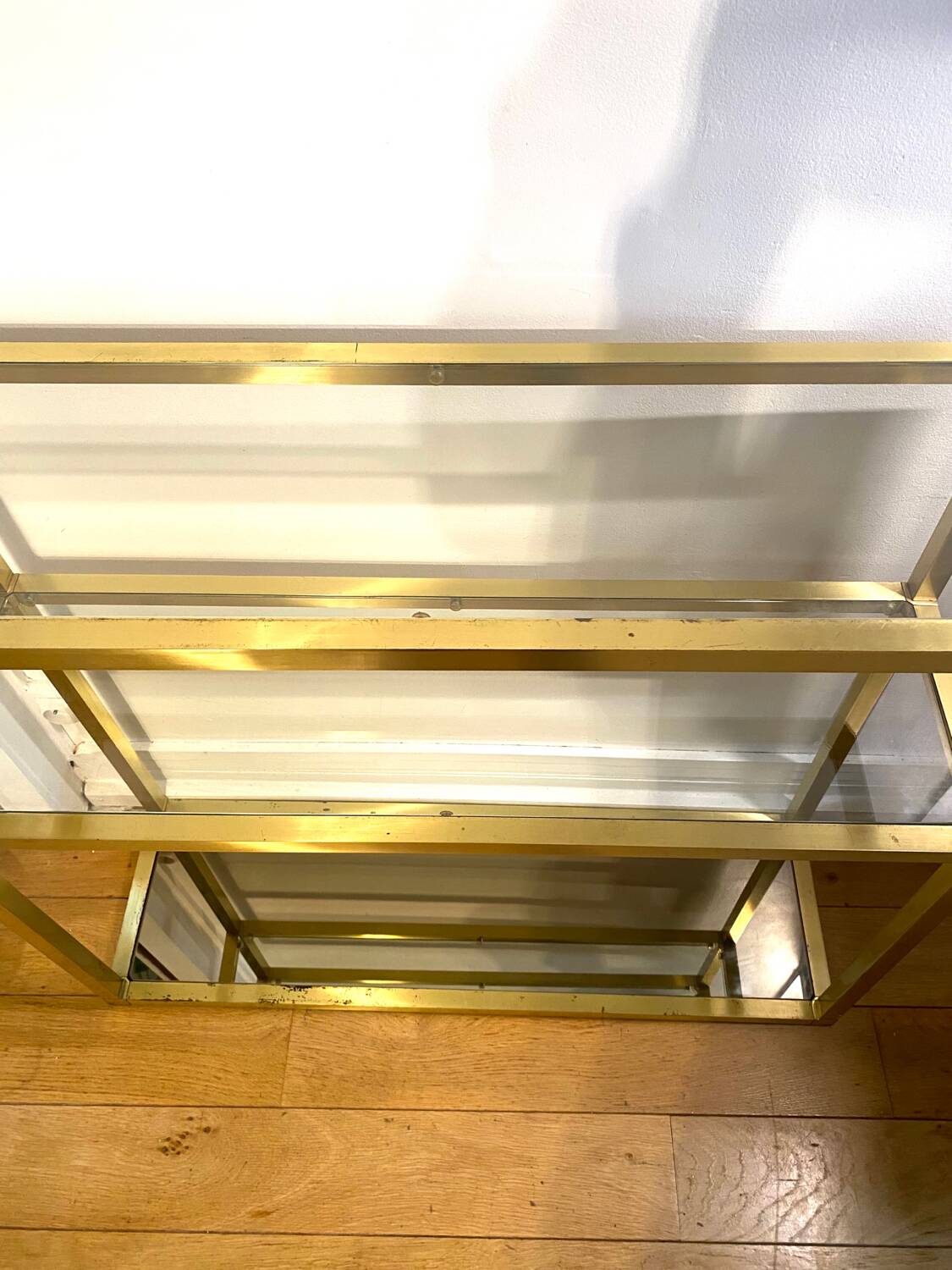 3-tier shelf in glass, mirror and brass