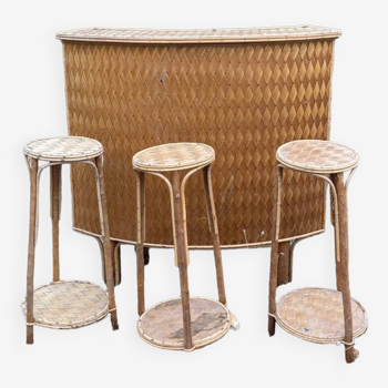 Bar and stools in rattan and chestnut