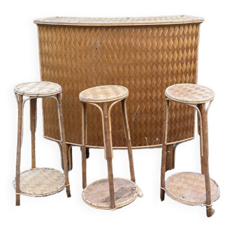 Bar and stools in rattan and chestnut