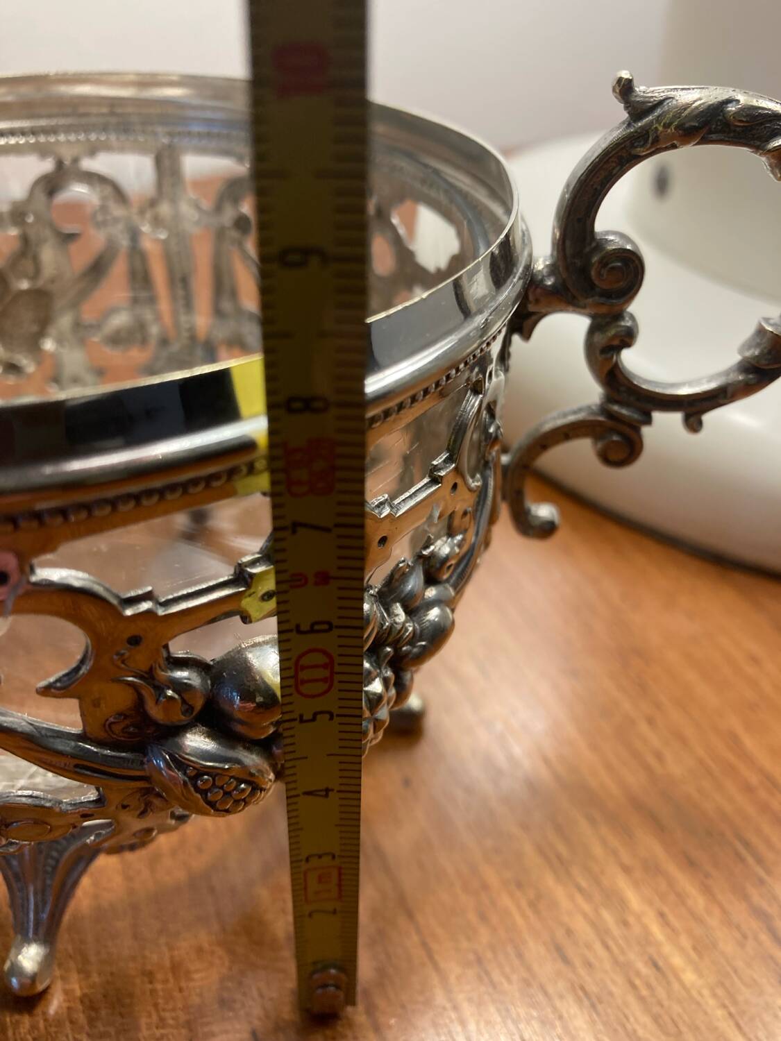 Sugar bowl, silver-plated bonbonnière, late 19th century.