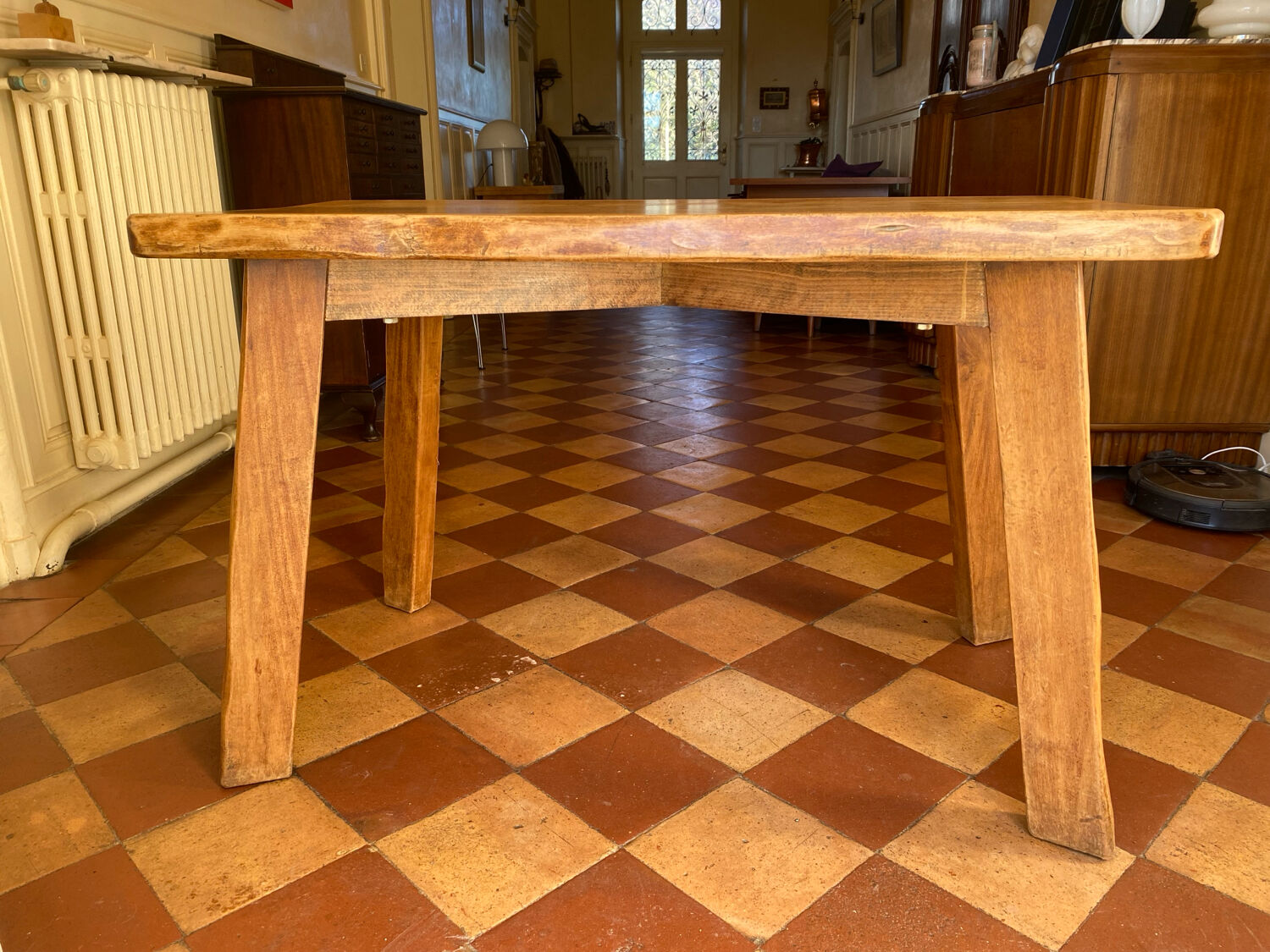 Farm table