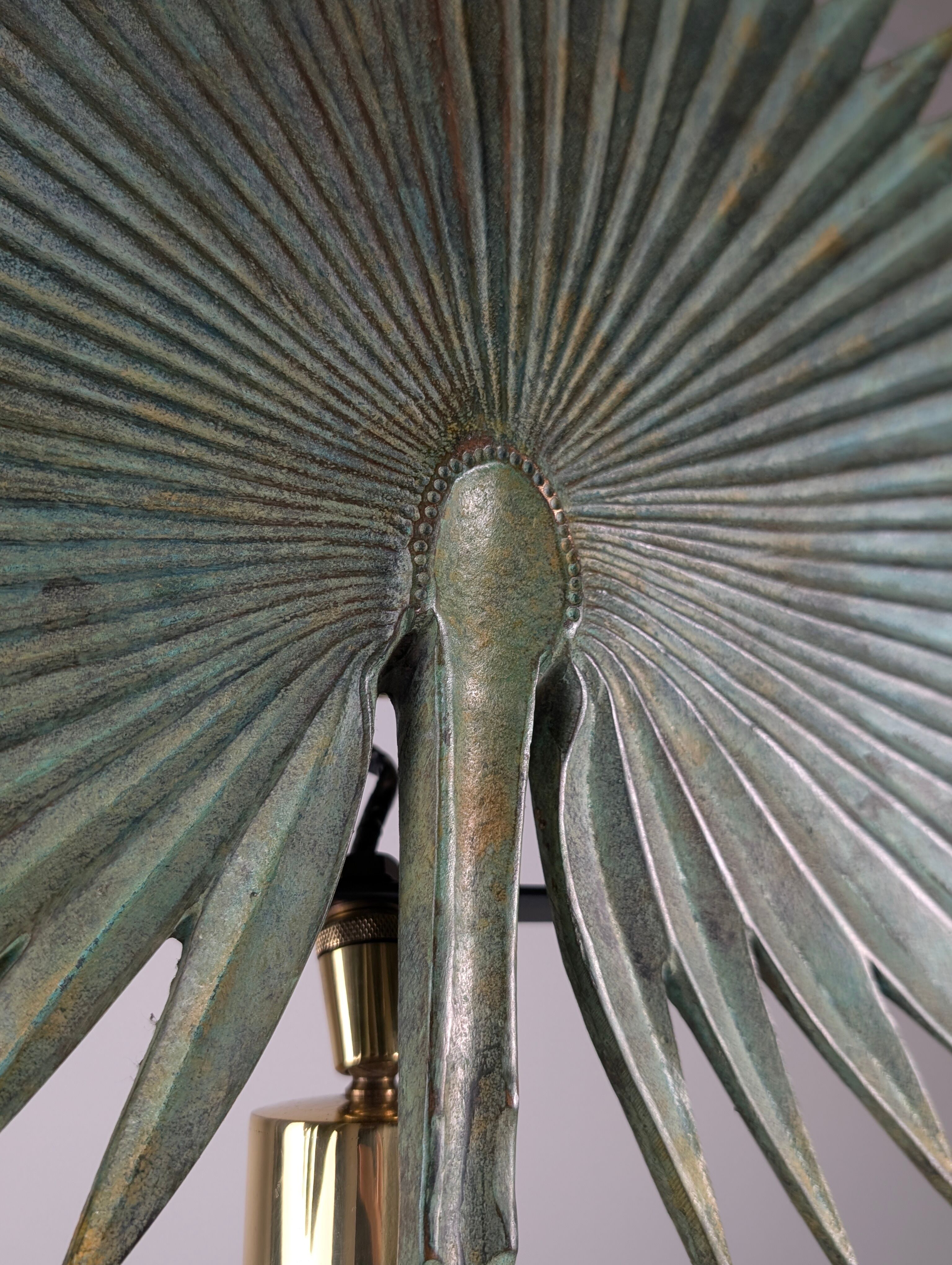 Monumental Valenti table lamp with fan palm leaf in bronze and brass, 1970s