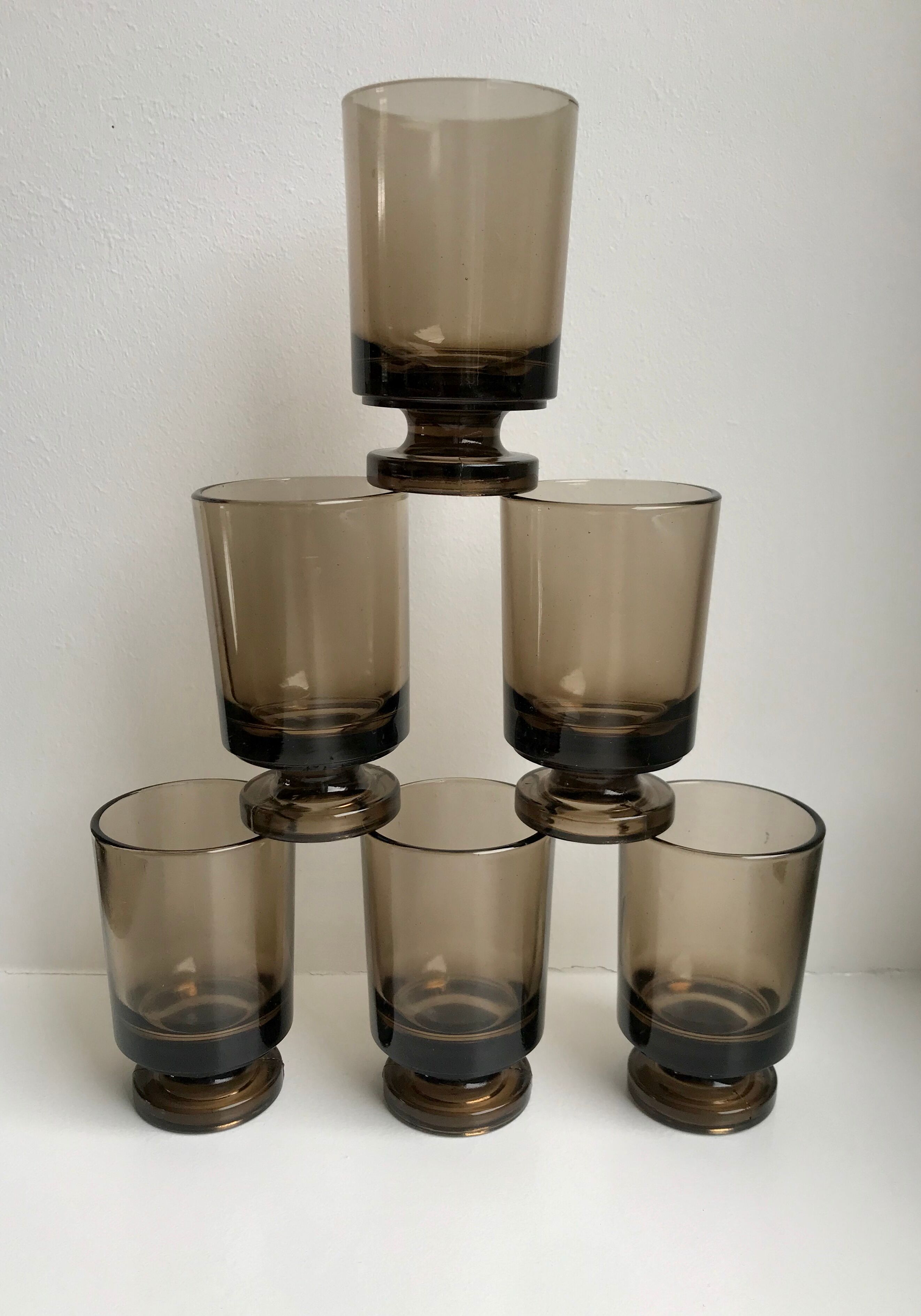 Set of 6 glasses with liqueur in smoked glass design 70s