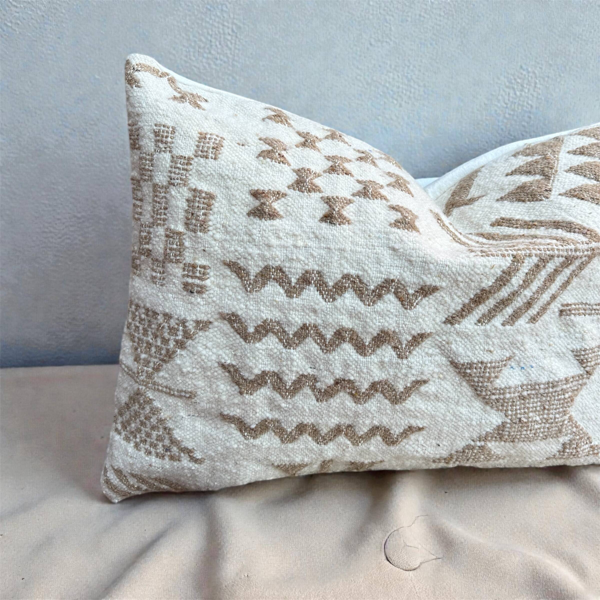 Handmade cushion cover in Berber wool: Moroccan Kilim cushion 60x40.