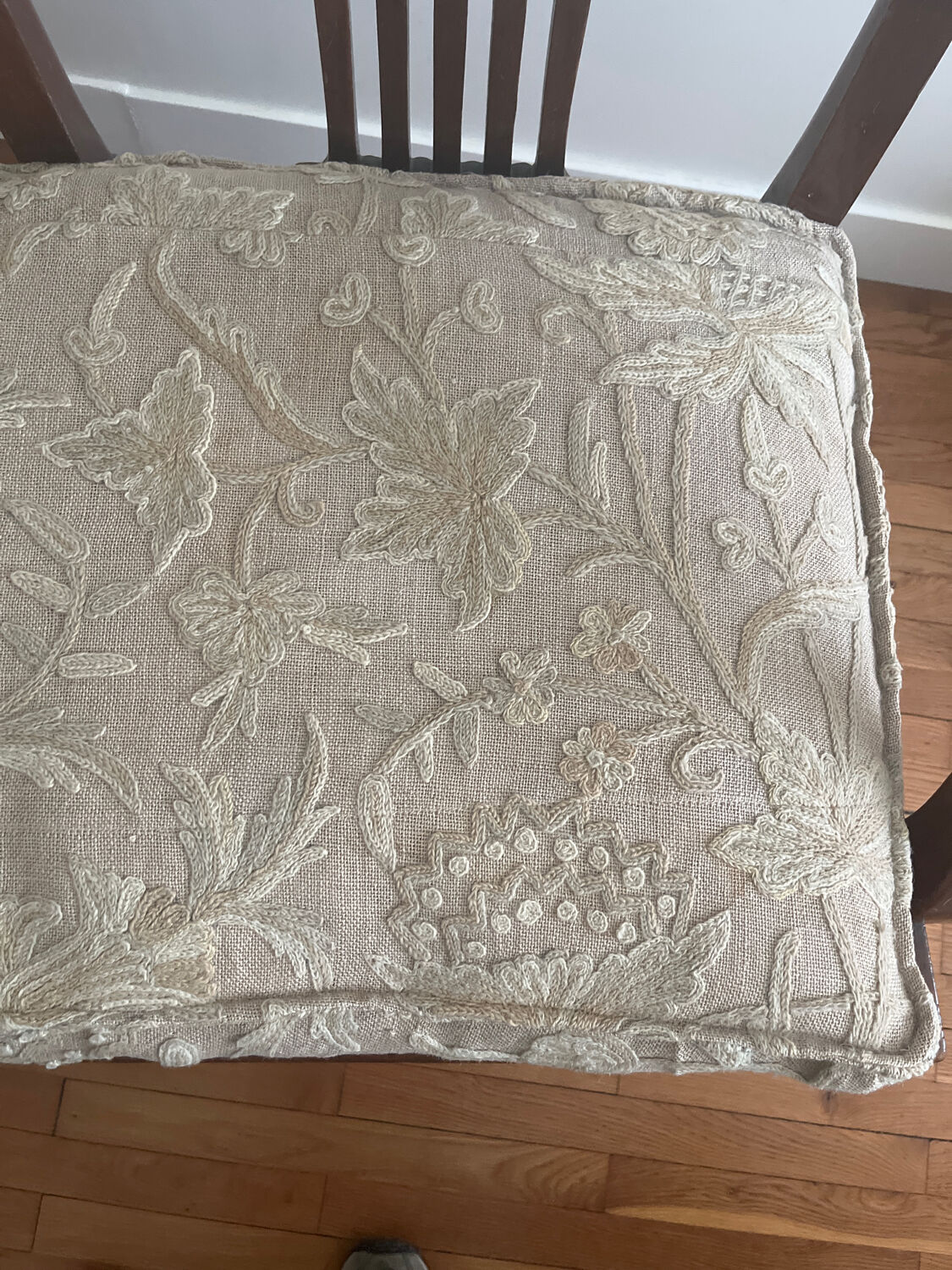 Mahogany banquette canapé in Hepplewhite style