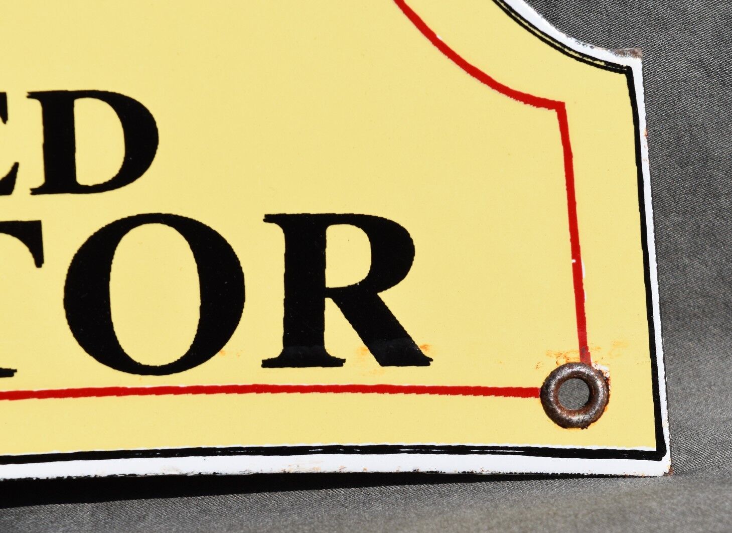 VINTAGE PLAQUE ENAMELED PUBLICITAIRE REDSKIN authorized distributor 30.7 x 26 cm