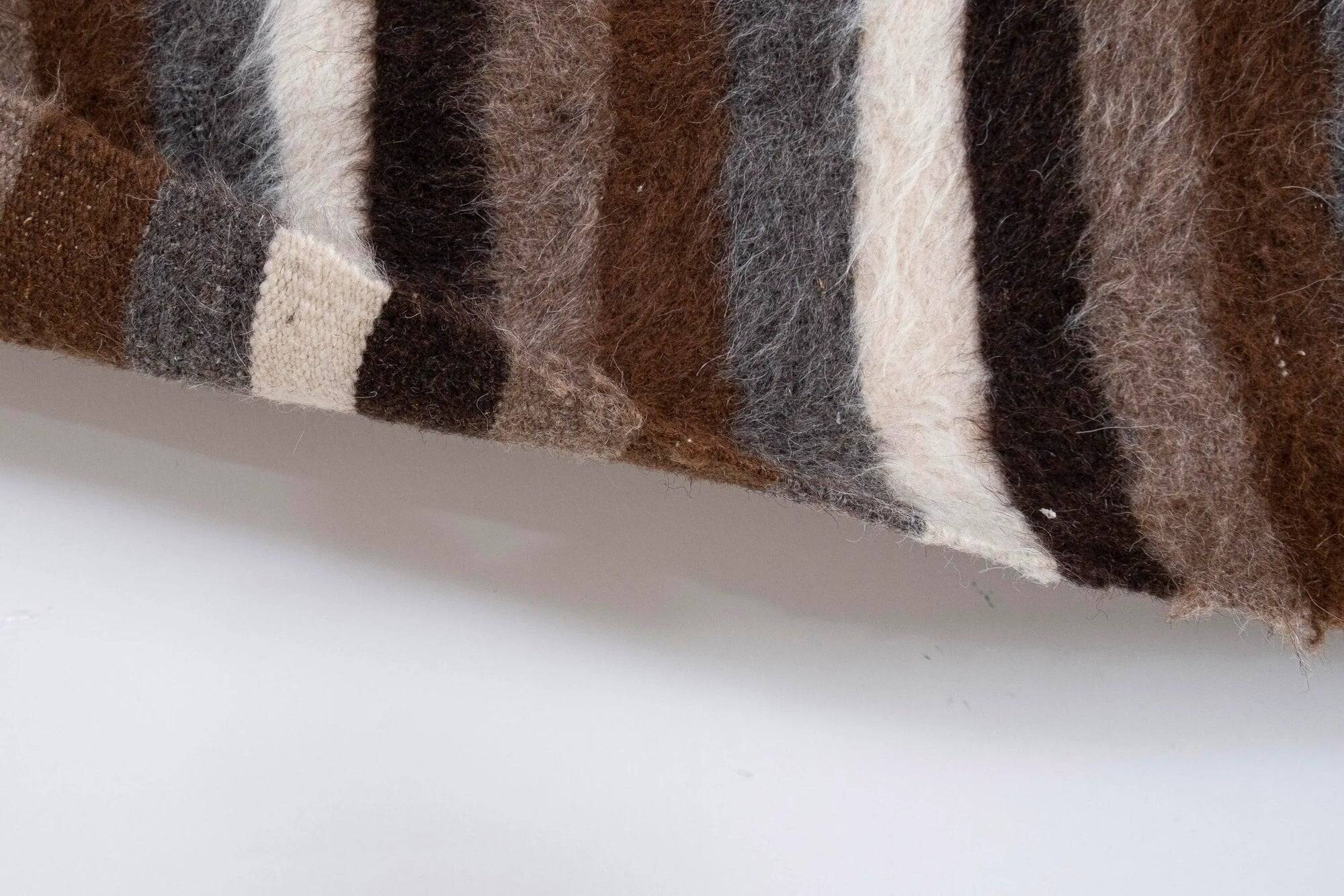 Vintage Turkish kilim, handwoven, 121x196 cm.